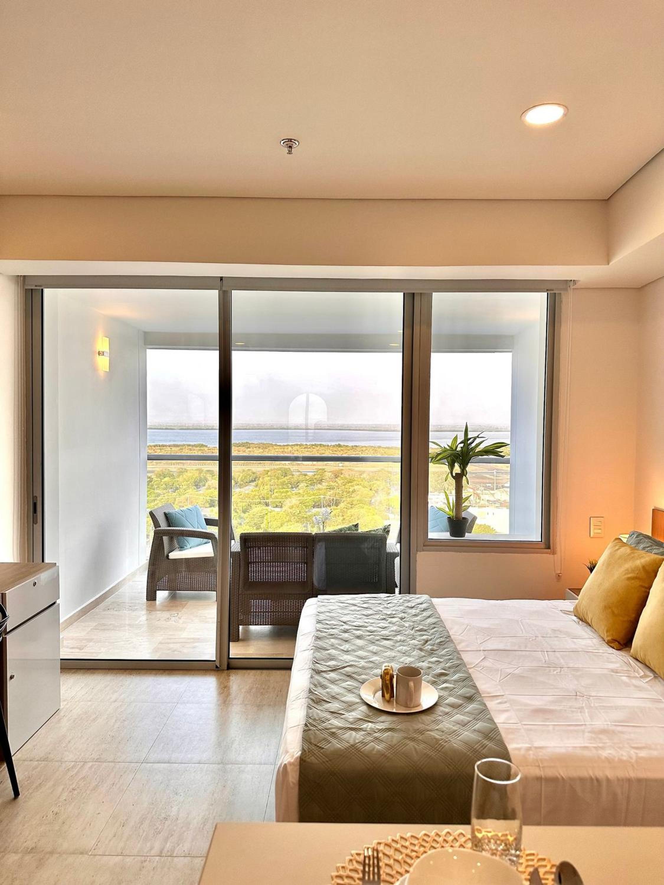 Suite moderna piso 15 amanecer espectacular CB1535