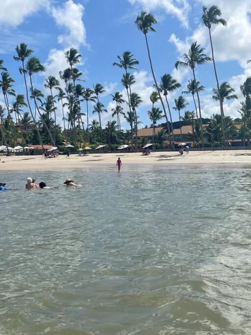 303D Apartamento dois quartos Condomínio Beira Mar