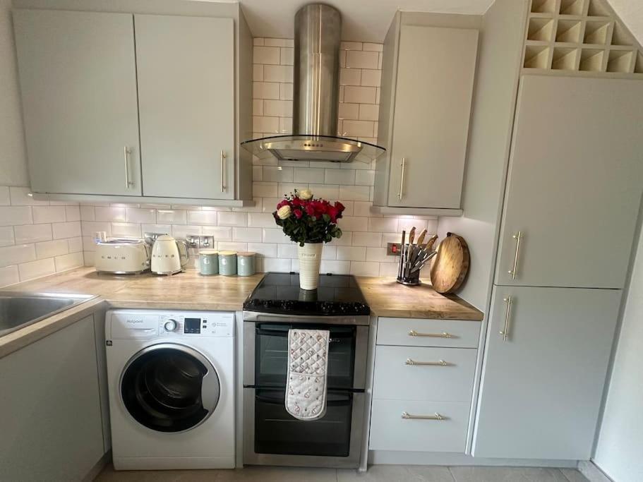Royal Hillsborough Hideaway