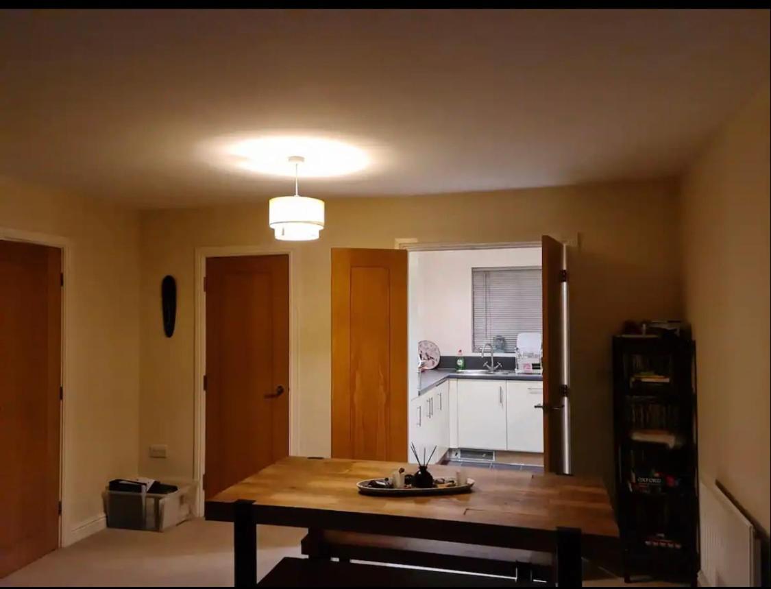 The Lakes Luxury 2 Bedroom Apartment Near Bluewater