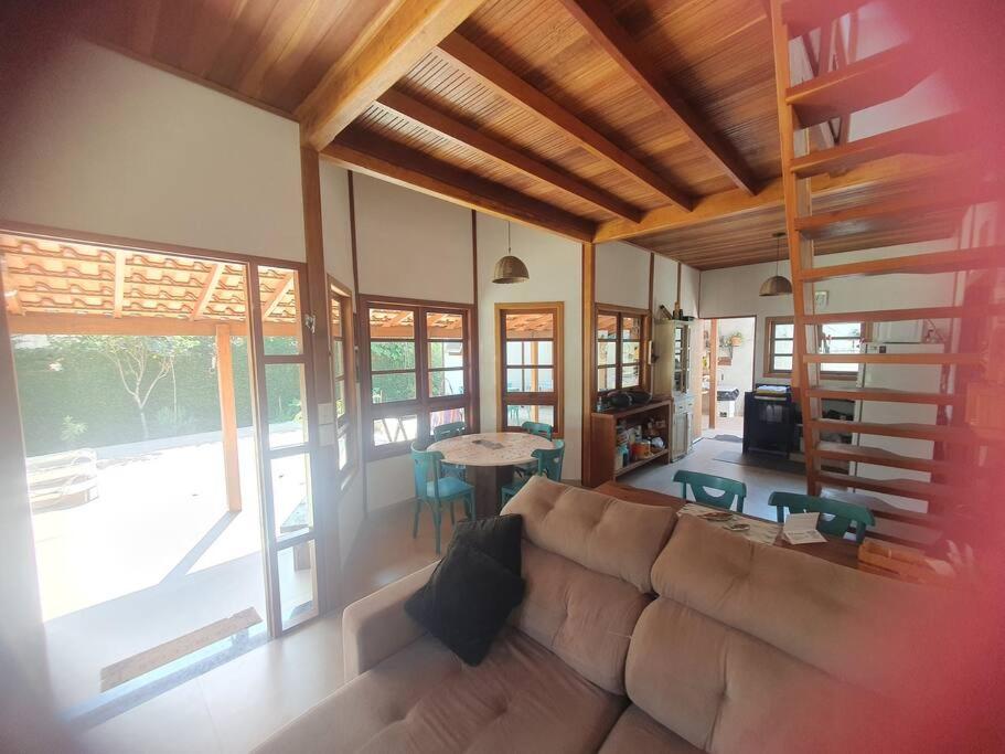 Casa linda com pomar e vista panorâmica