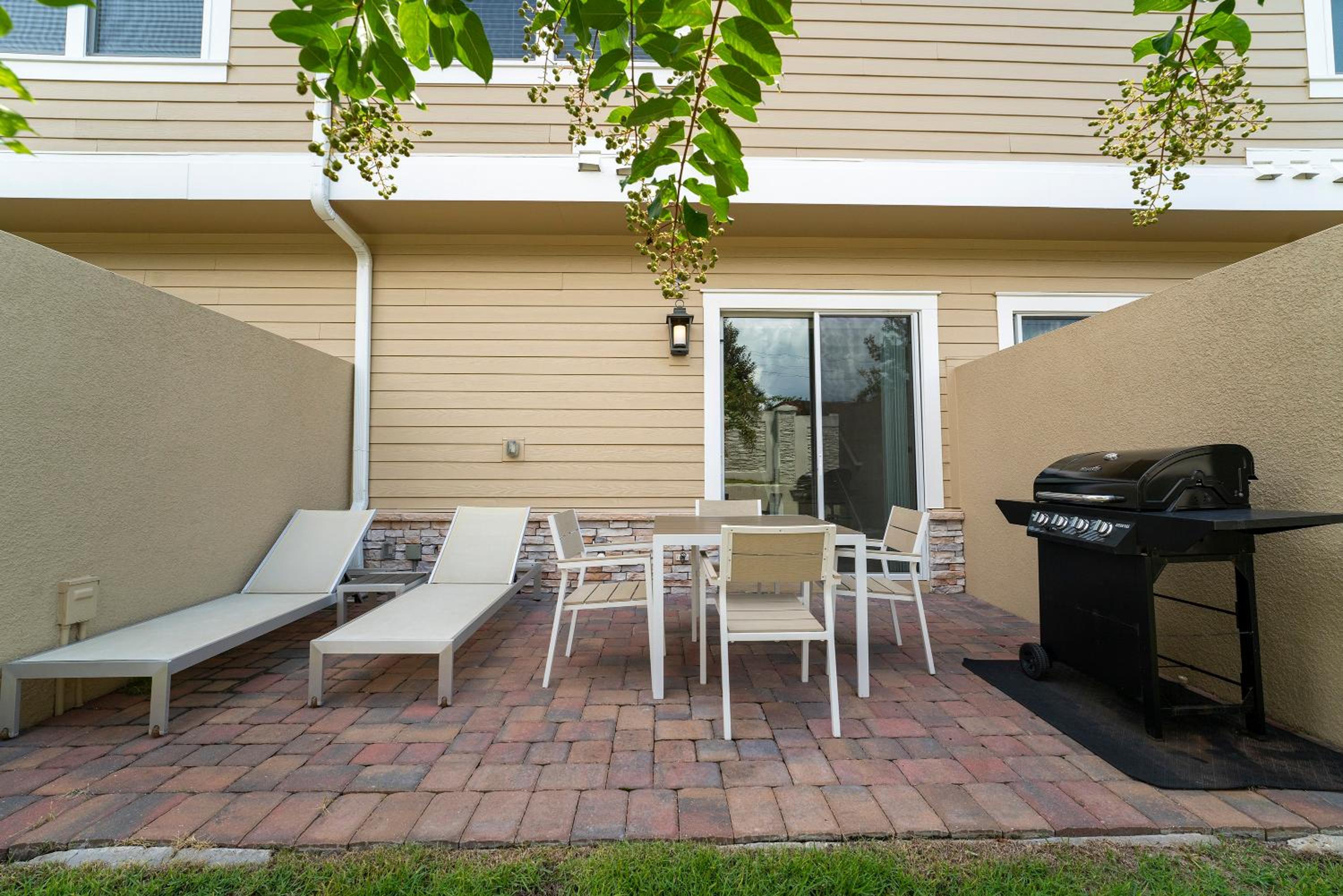 4BD All Suites Home with BBQ minutes from Disney