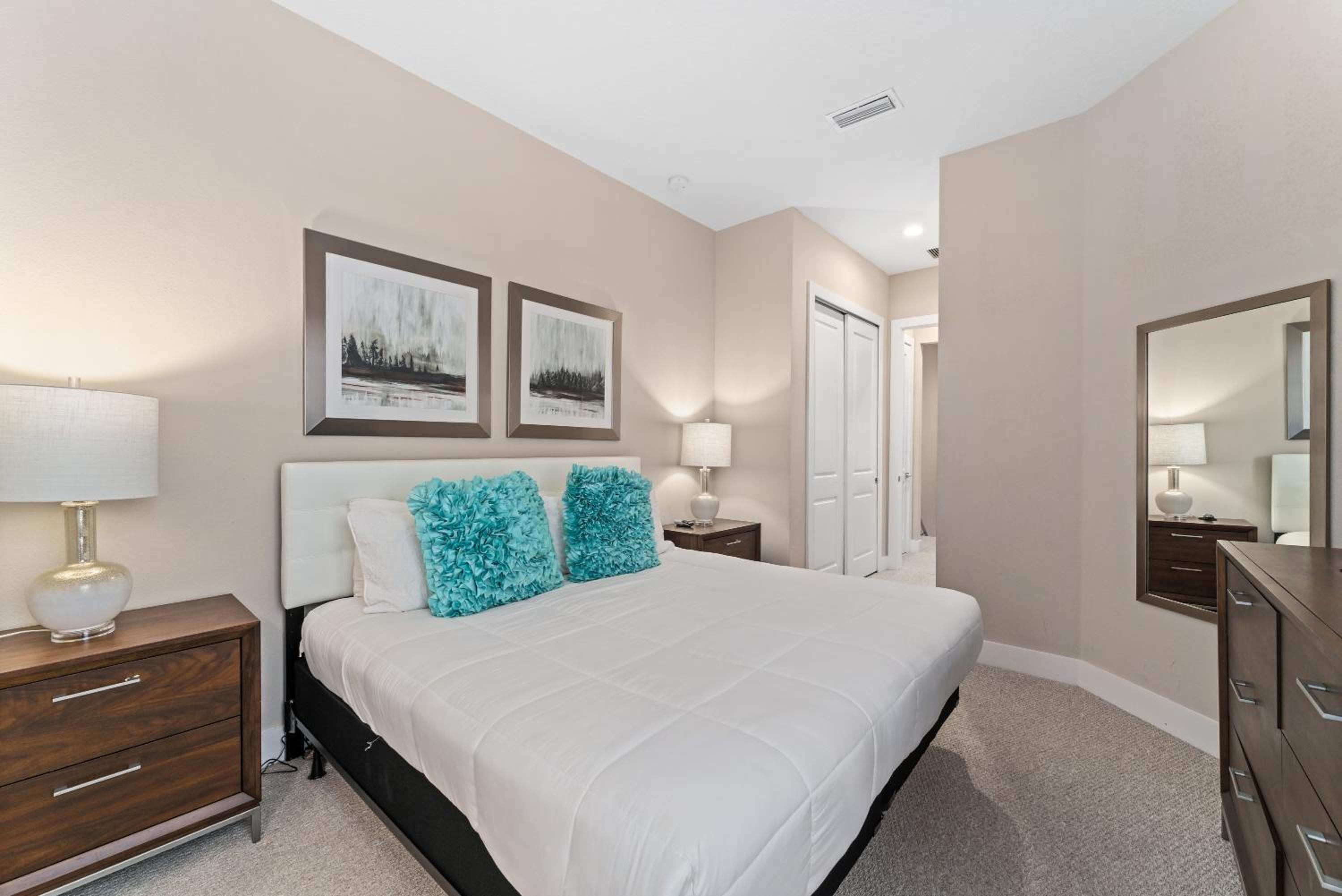 4BD All Suites Home with BBQ minutes from Disney