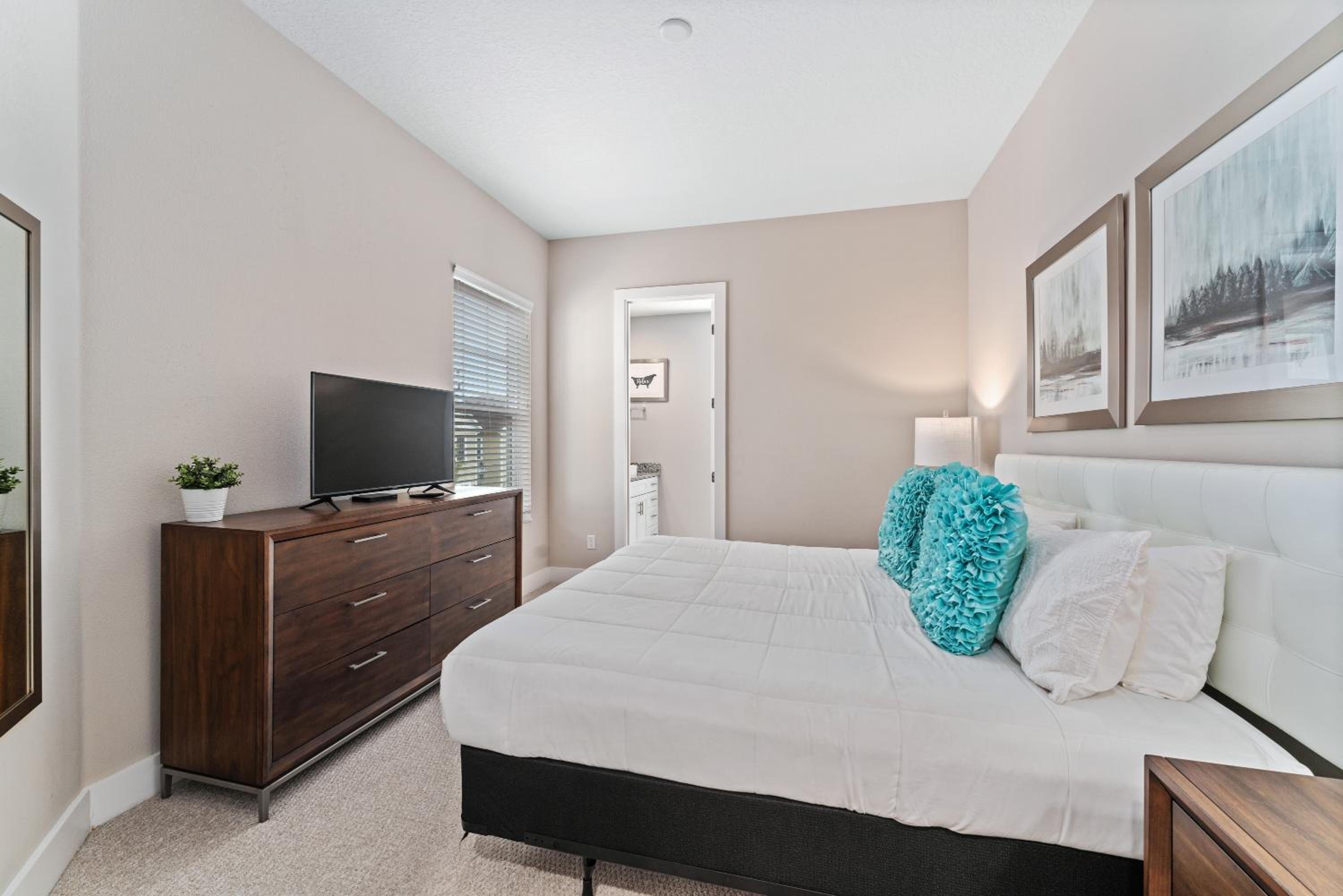 4BD All Suites Home with BBQ minutes from Disney