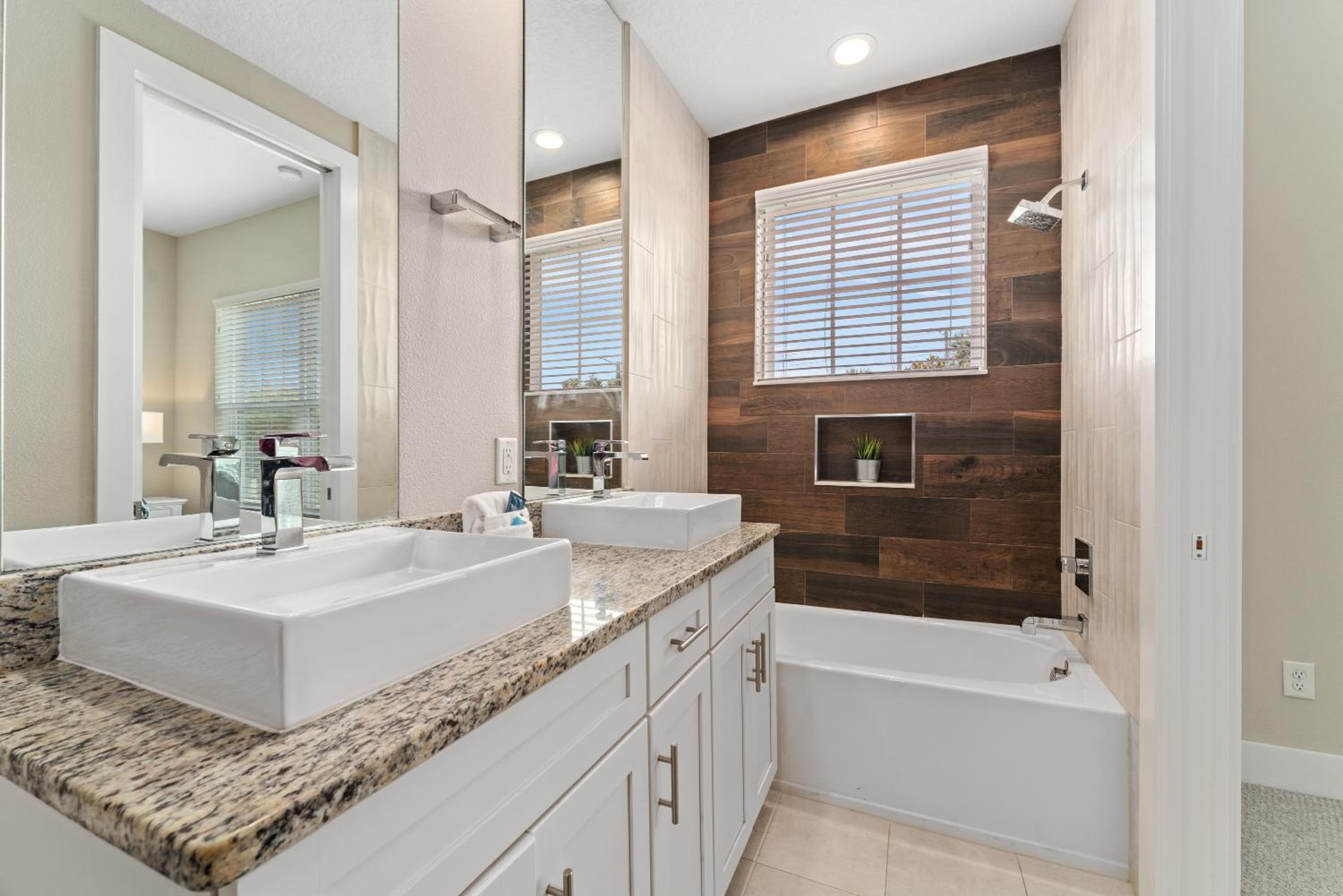 4BD All Suites Home with BBQ minutes from Disney