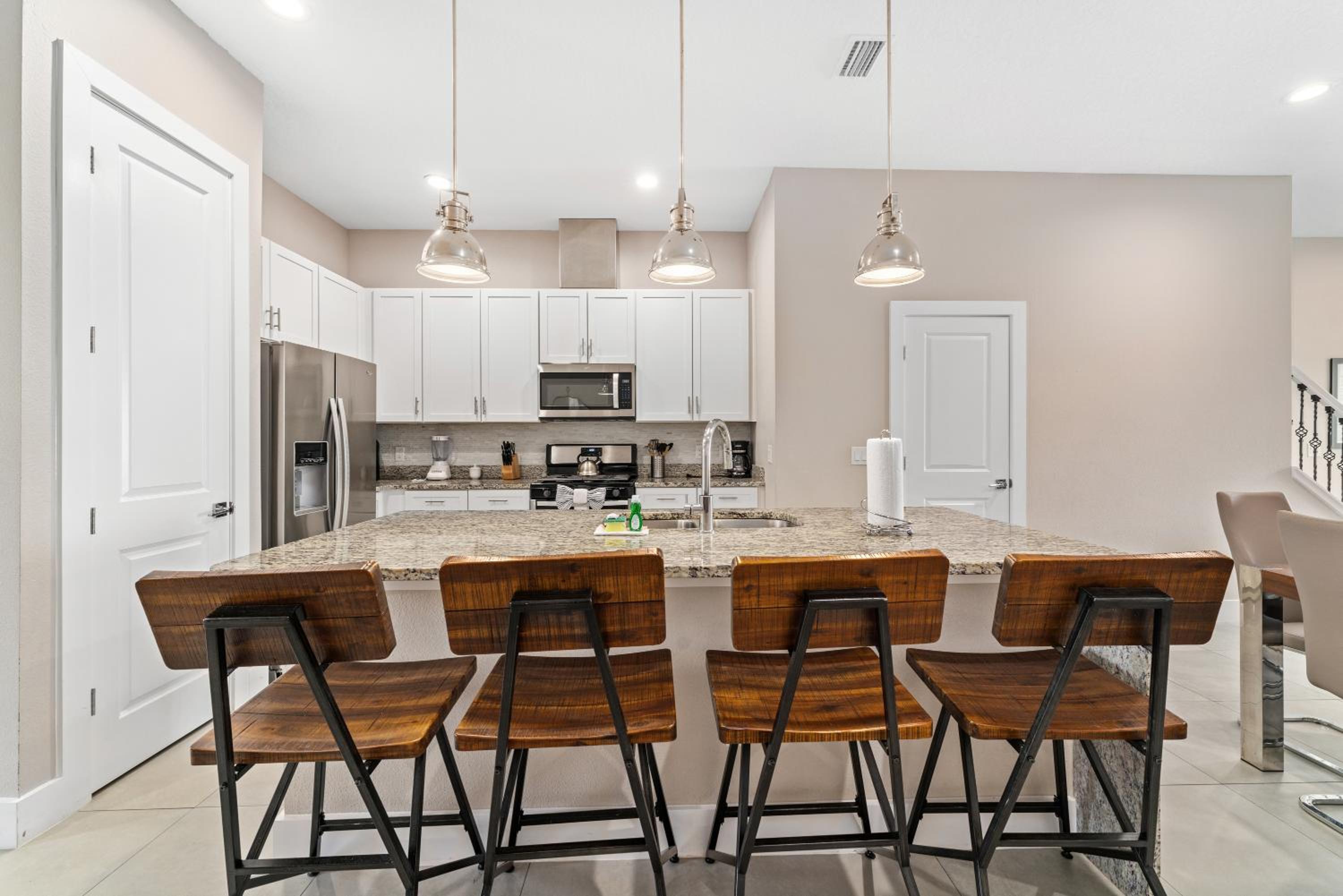 4BD All Suites Home with BBQ minutes from Disney
