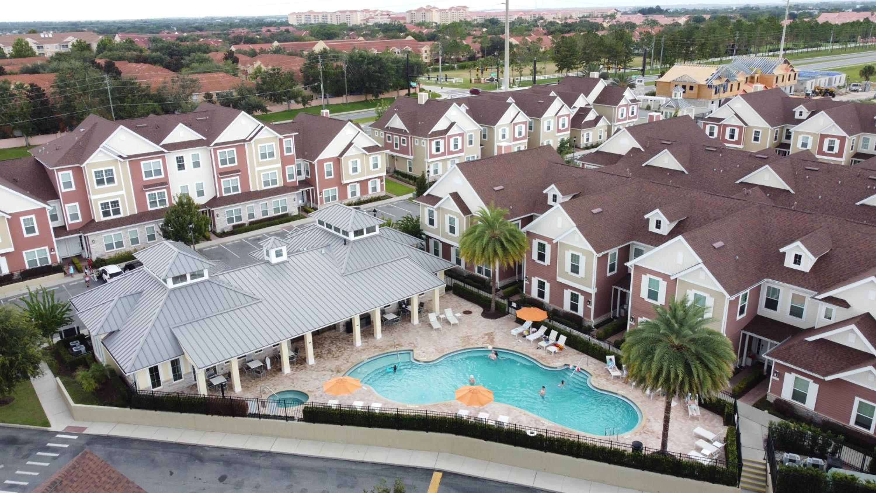 4BD All Suites Home with BBQ minutes from Disney