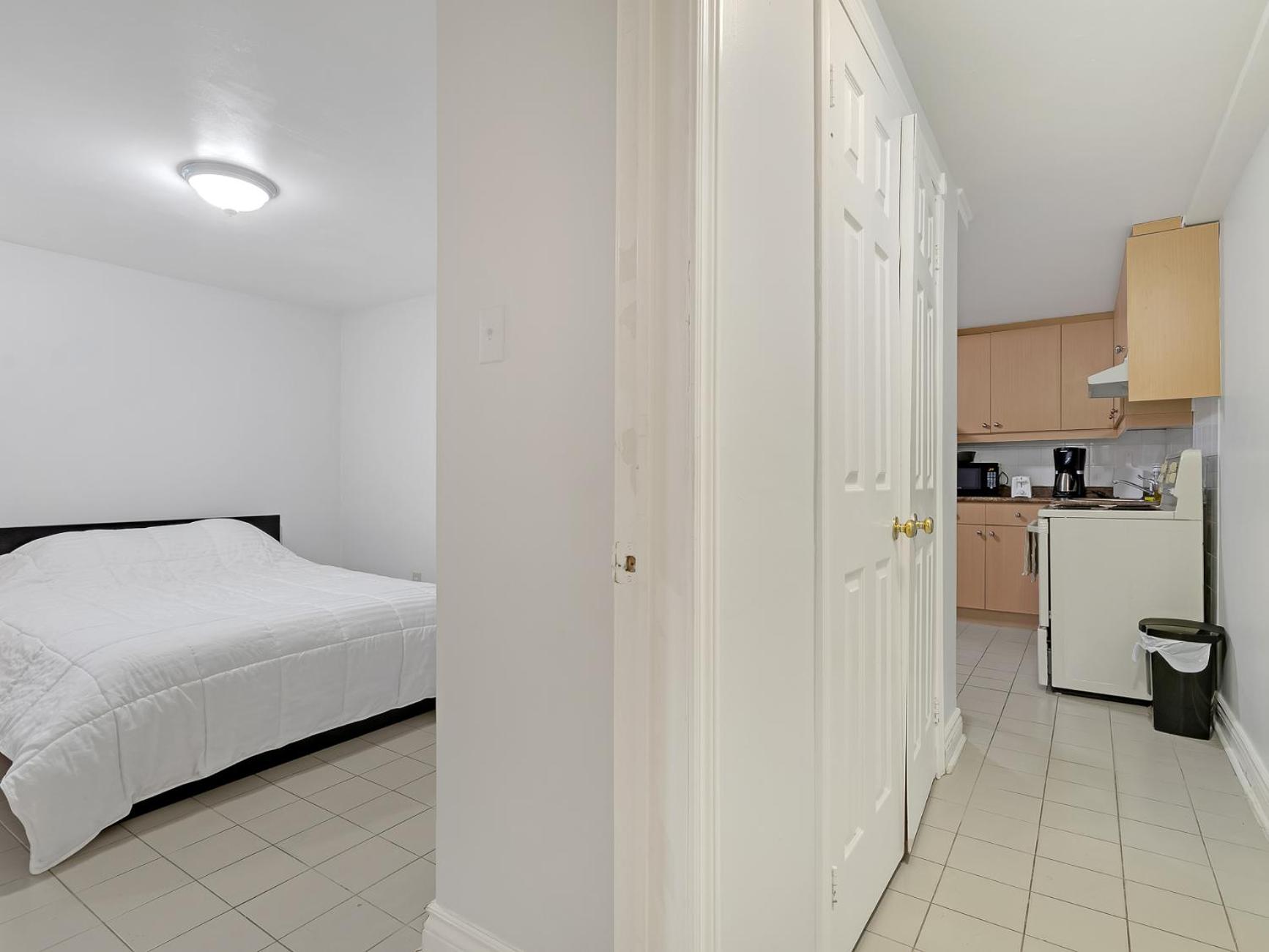 Cozy Home In Downtown Toronto!