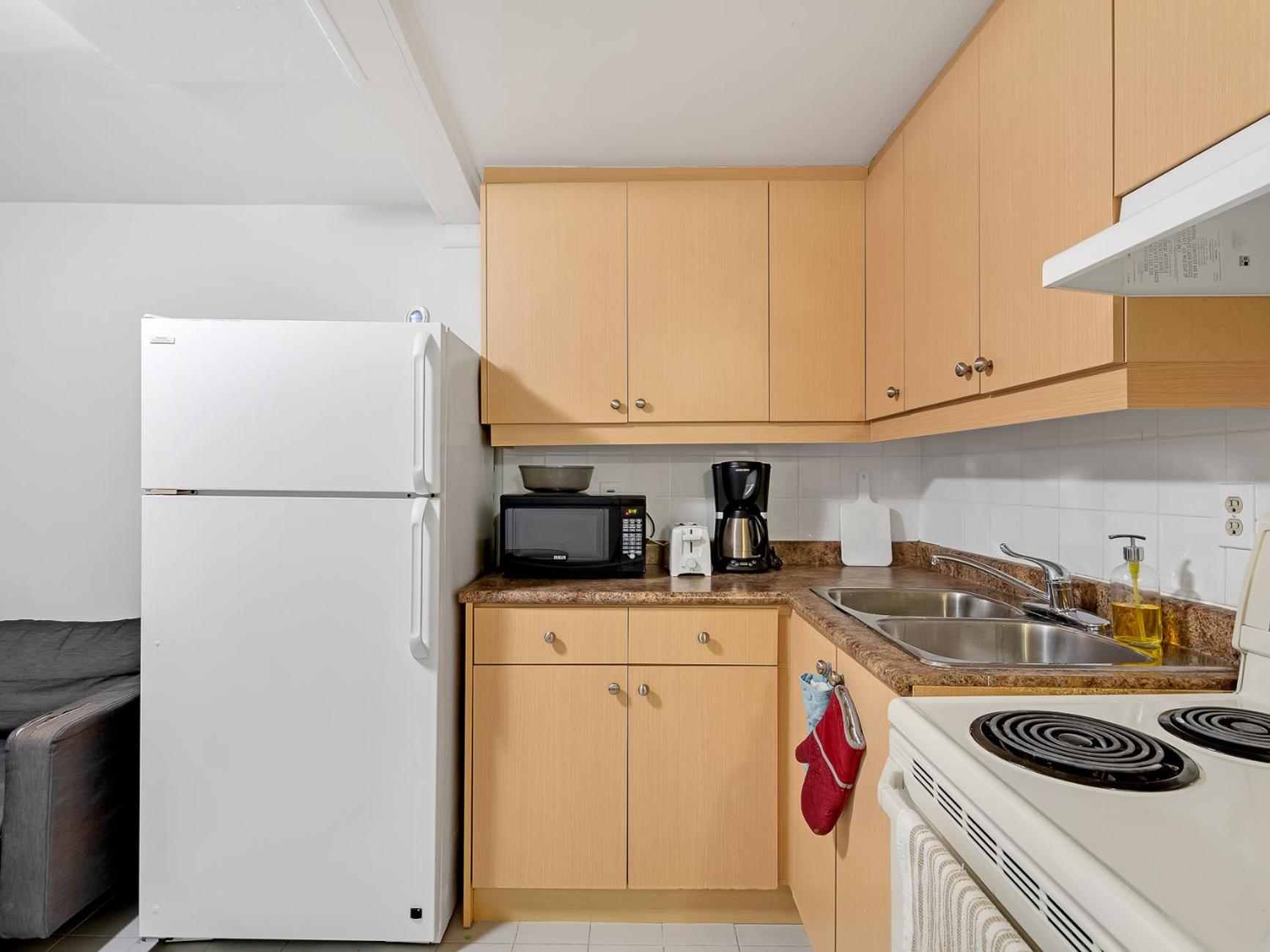 Cozy Home In Downtown Toronto!