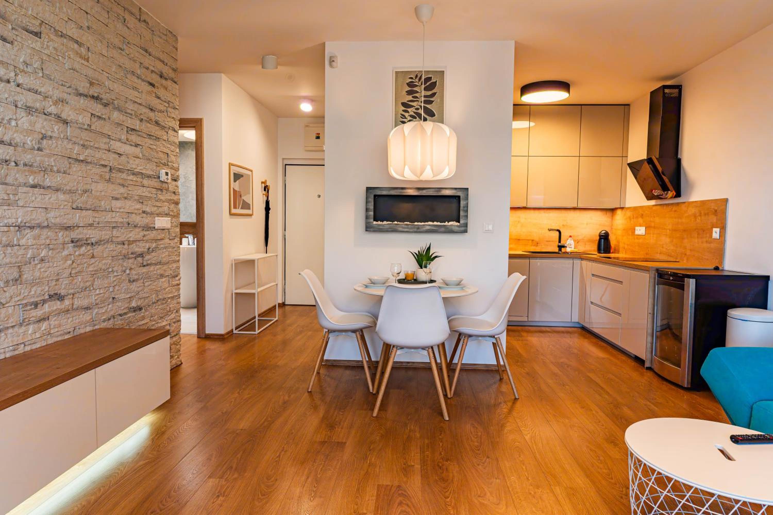 Luxury apartment close to centre, VUSCH private parking included view 2
