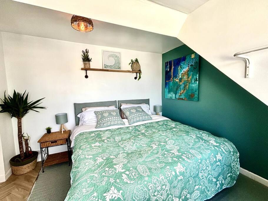 Seaview Surf Studios