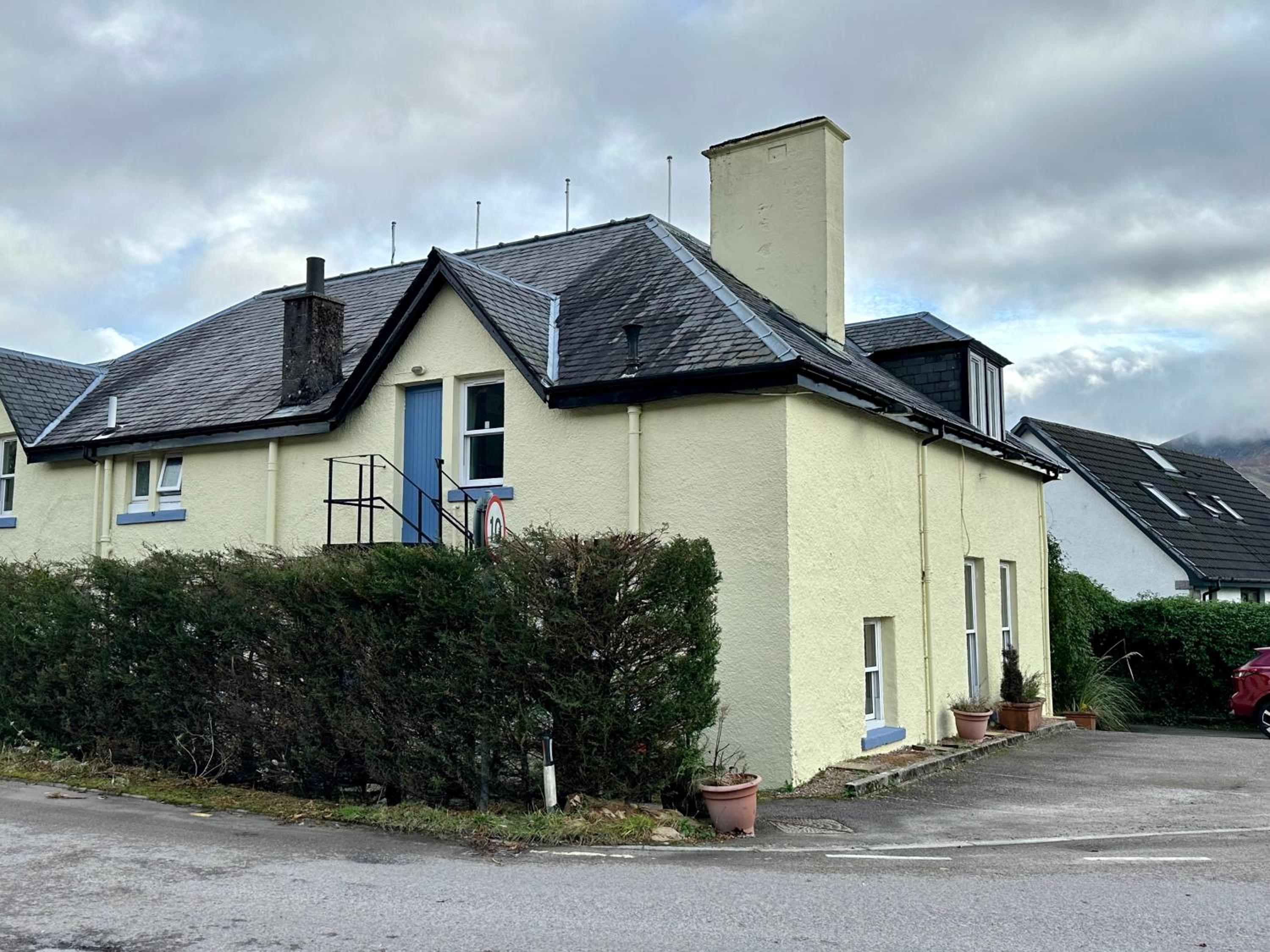 Hotel Chase the Wild Goose, by Fort William - Image 1