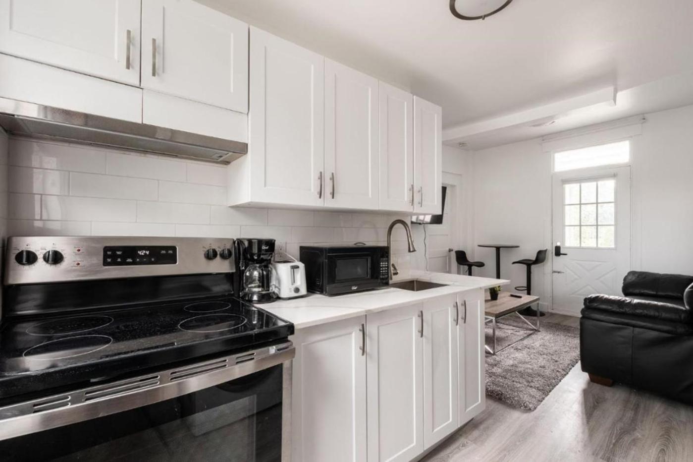 2 Bedroom apartment near St Lawrence River - 1005