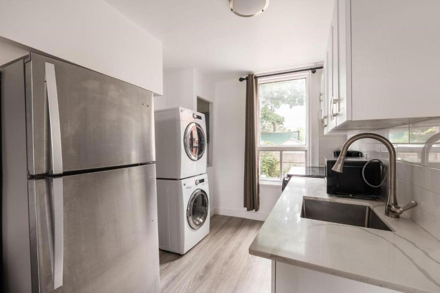 2 Bedroom apartment near St Lawrence River - 1005