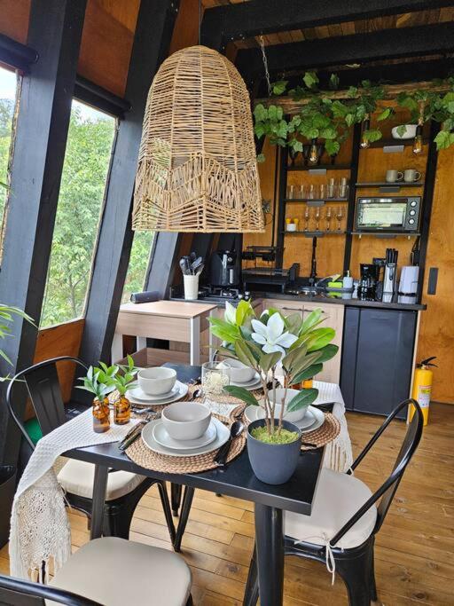 Stunning lakefront retreat, breathtaking views