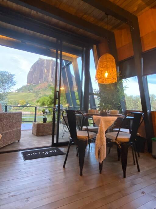 Stunning lakefront retreat, breathtaking views
