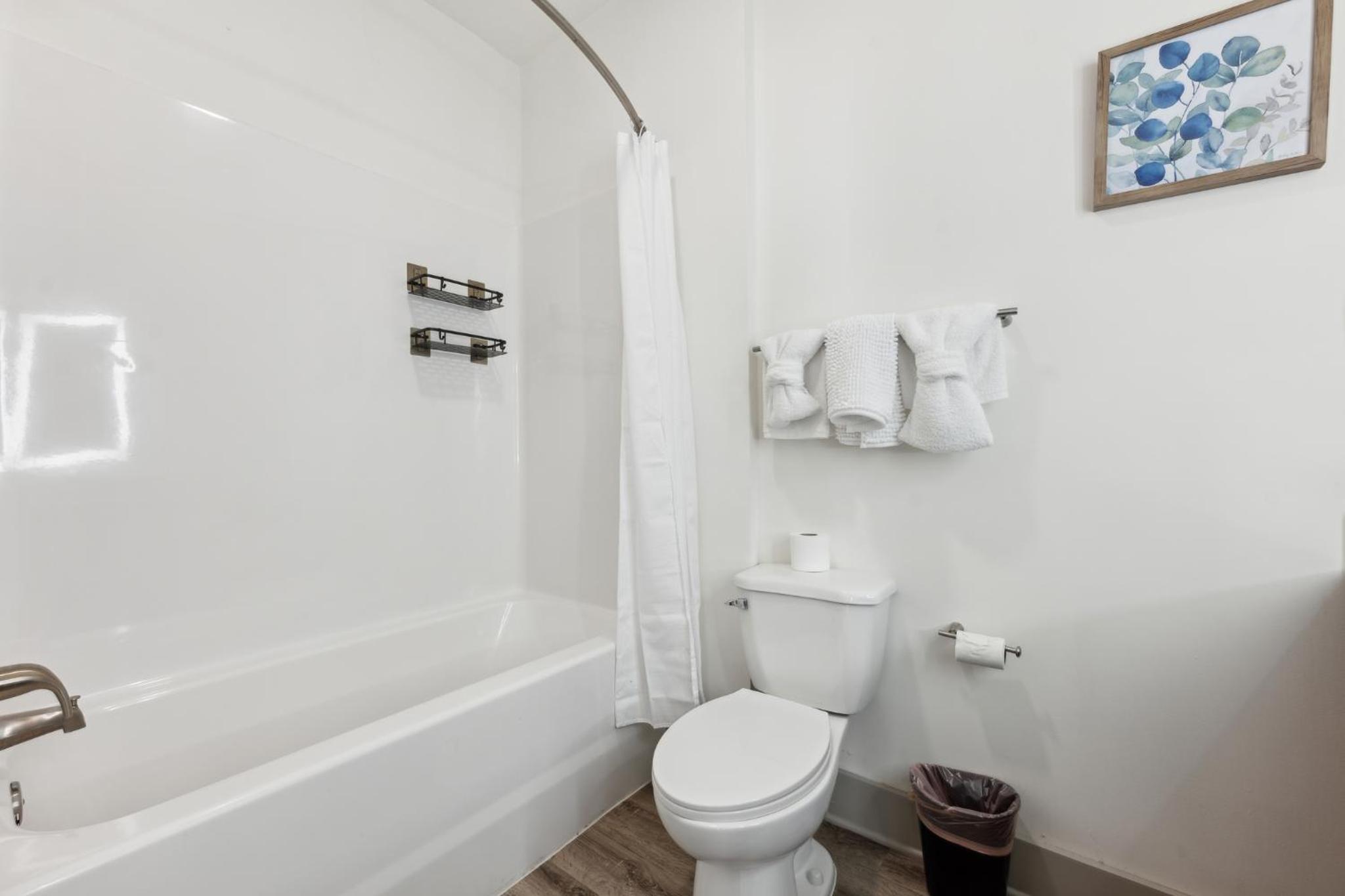 Overlook 3005 Luxe Modern Corporate 2Bd Apt view 5