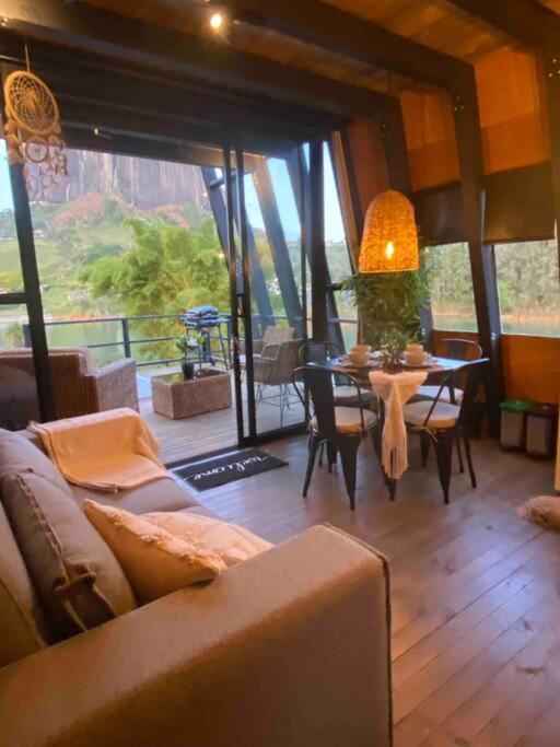 Stunning lakefront retreat, breathtaking views