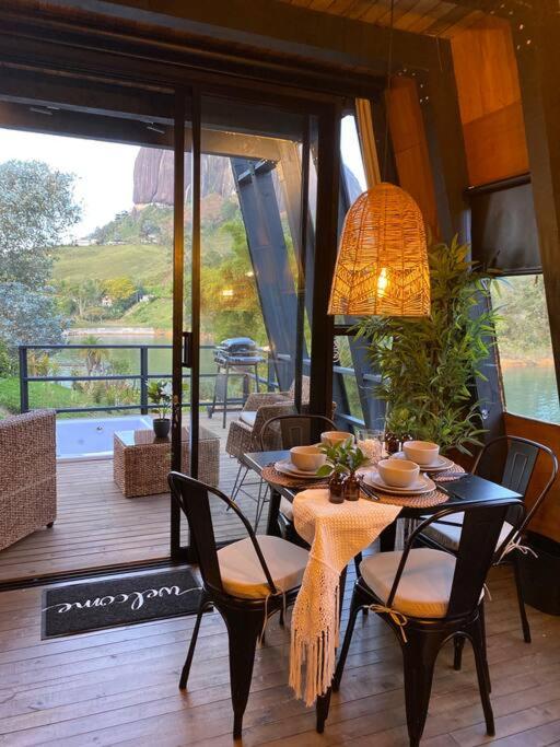 Stunning lakefront retreat, breathtaking views