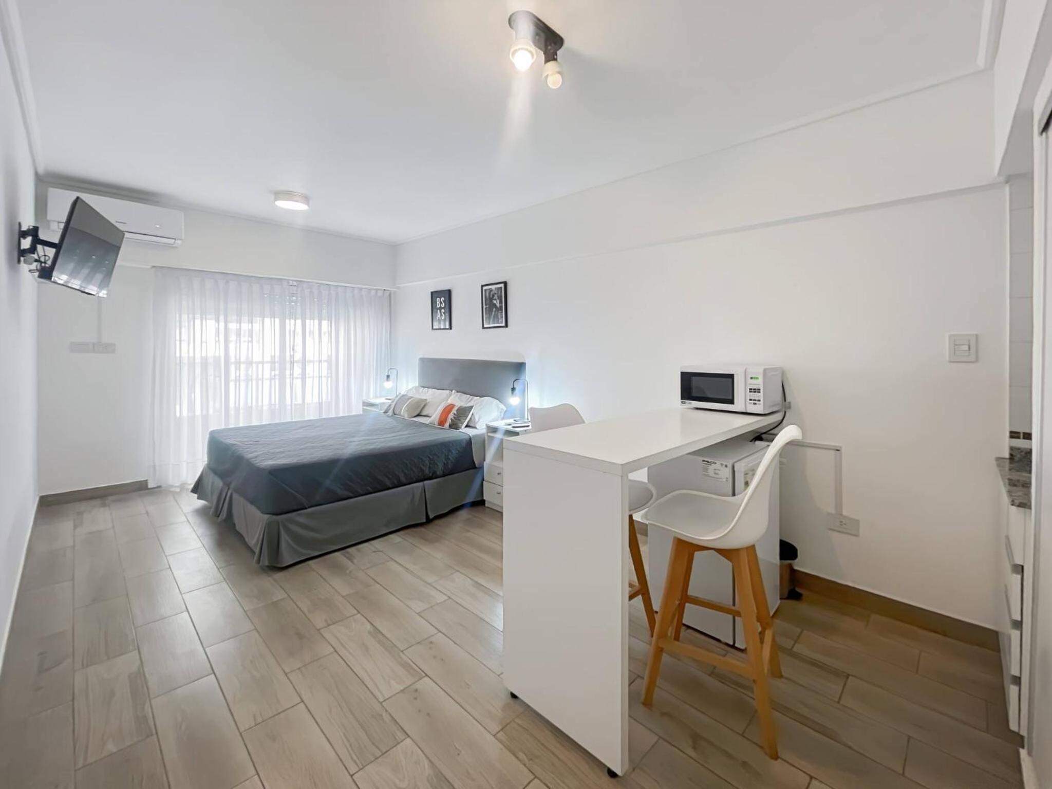 Modern Studio with Amenities in the Heart of the City -U16