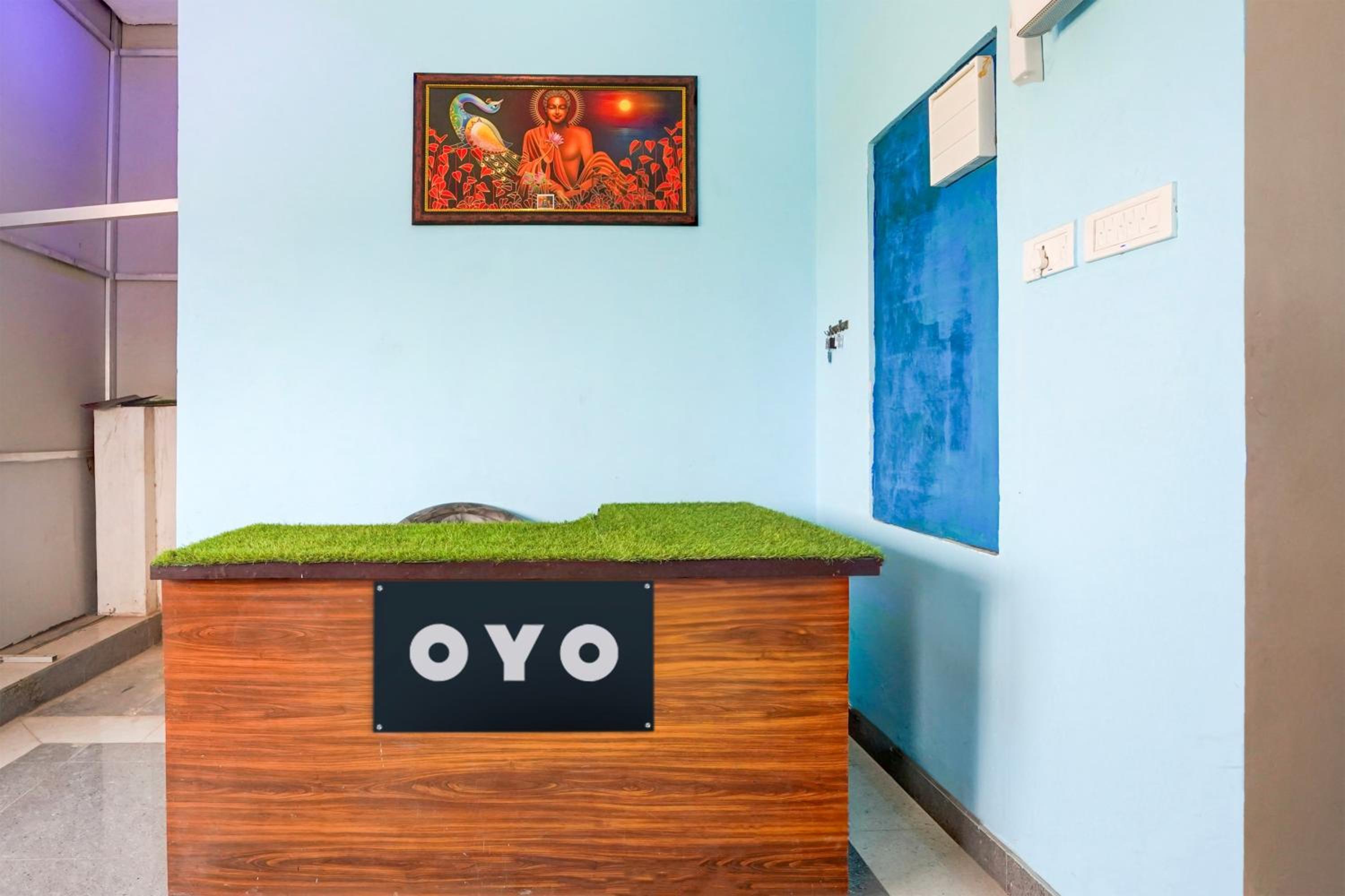 Lobby & Reception