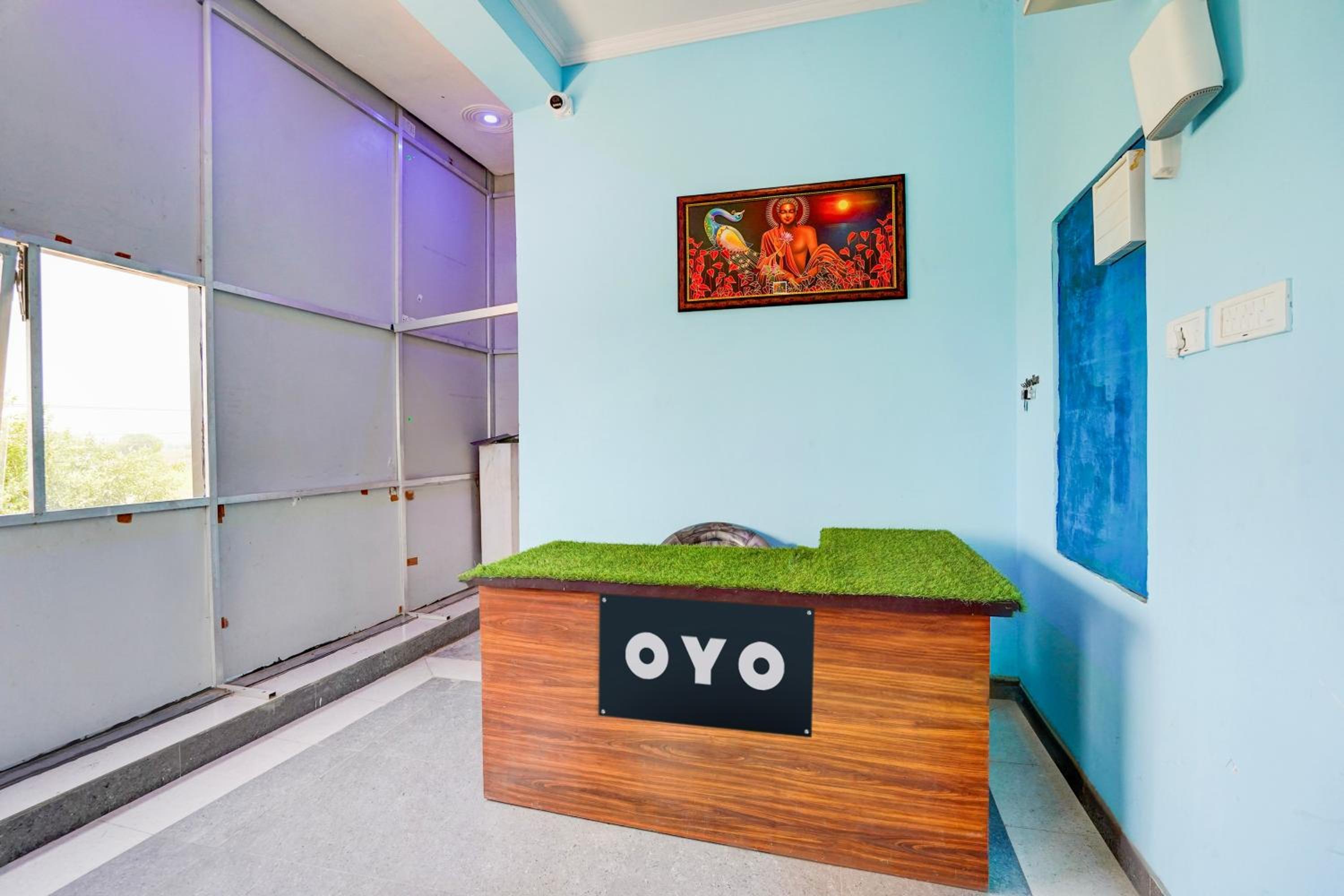 Lobby & Reception