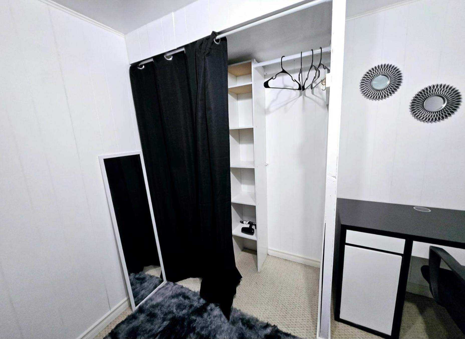 Private Cozy 1Br Basement Suite Perfect for Couple! With Date Bar for 2! Self Check-in, Private Parking