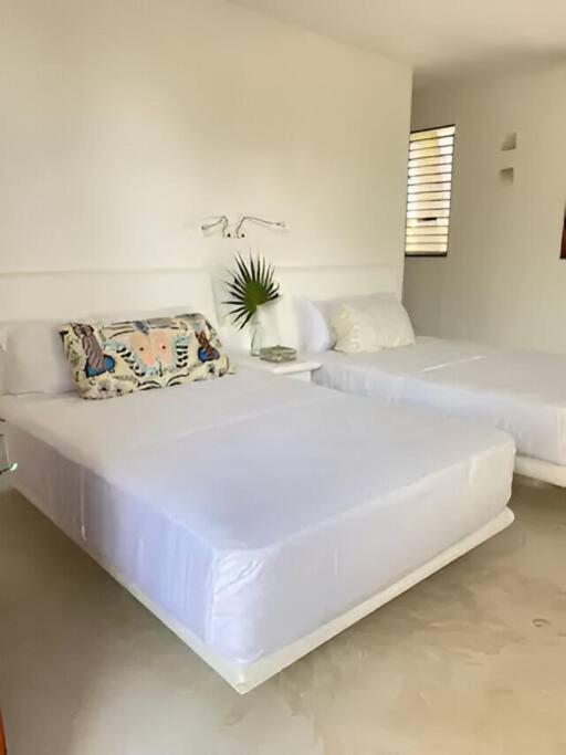 Luxhomes Hermosa villa a pie de playa con alberca view 2