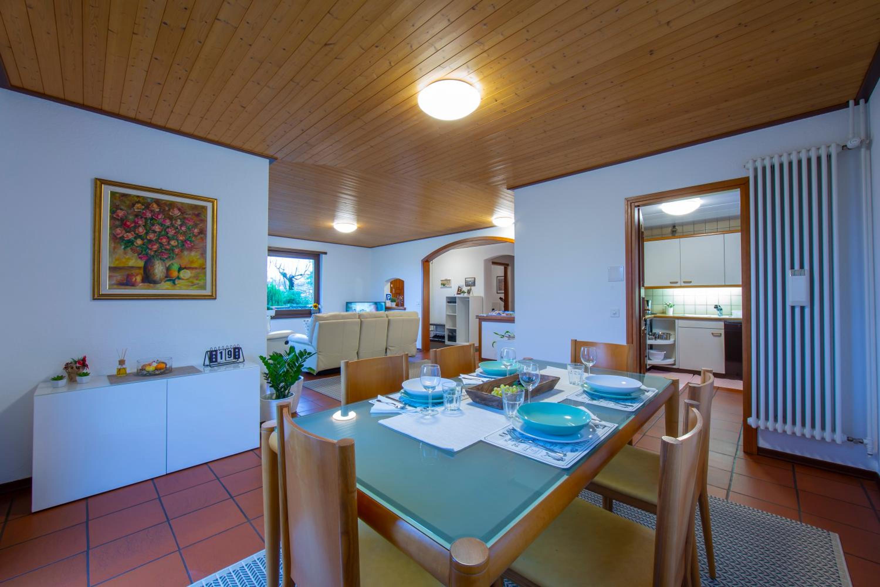 Chiara's Home with Balcony - Happy Rentals