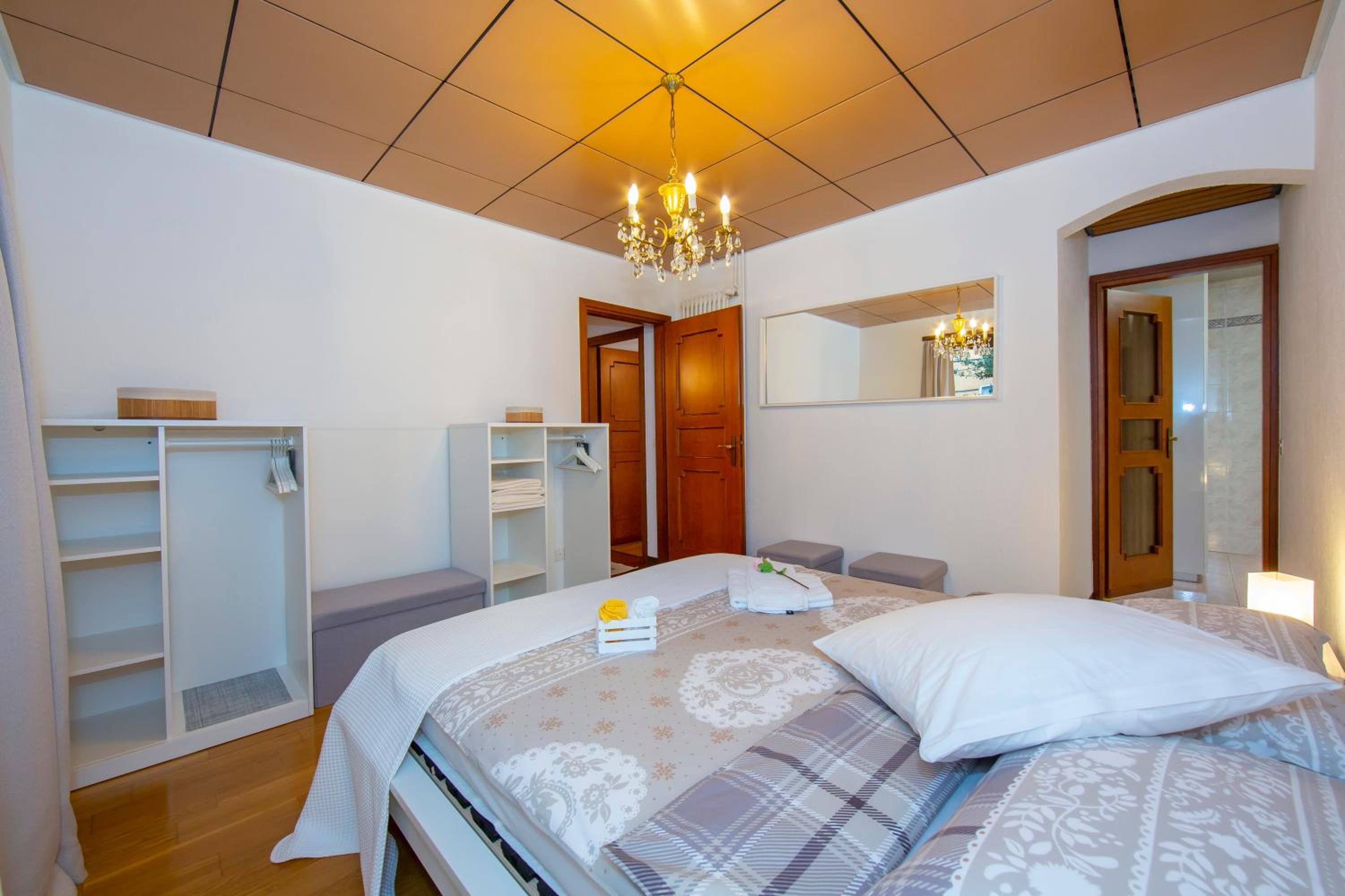 Chiara's Home with Balcony - Happy Rentals