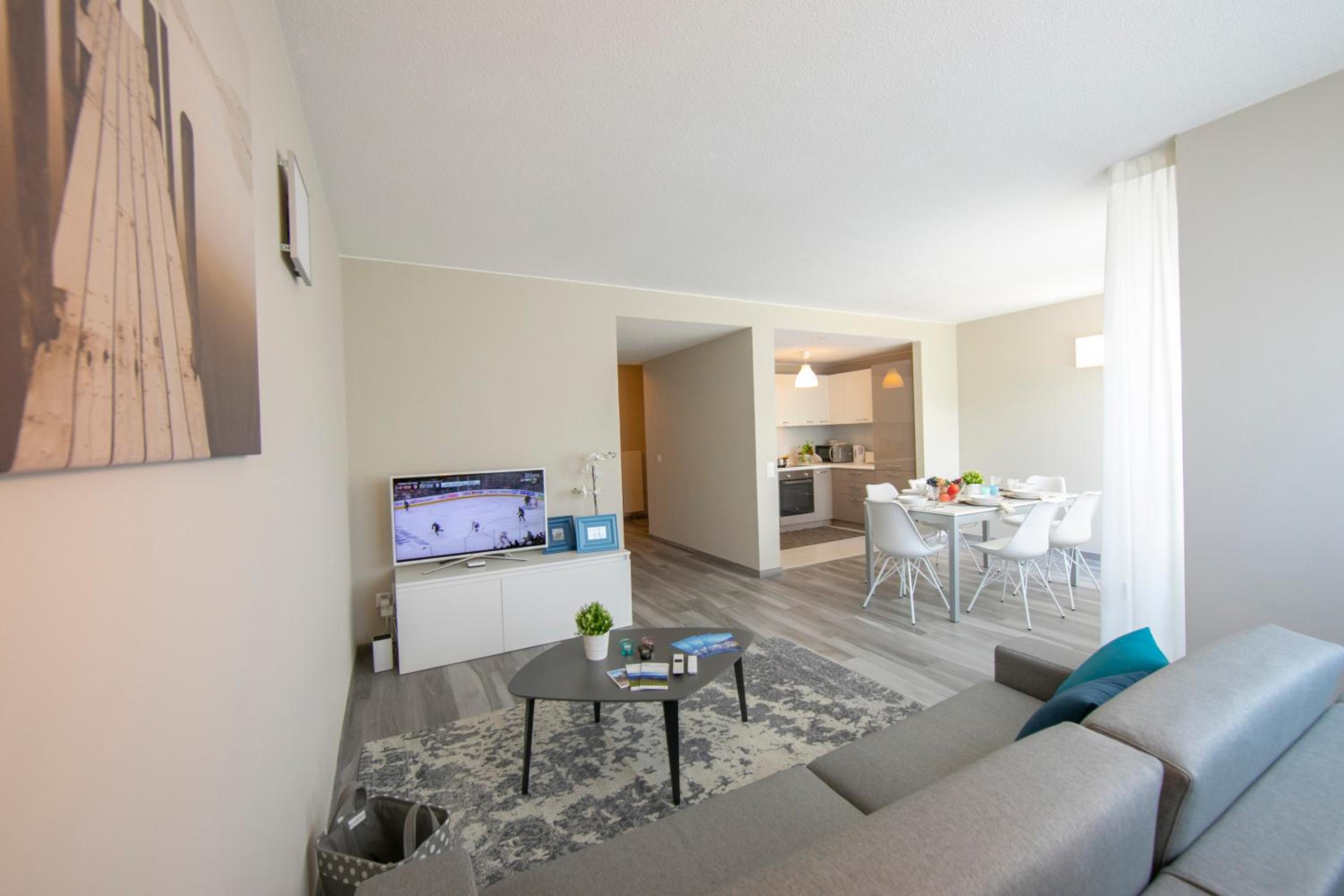 Laguna di Lugano with Balcony - Happy Rentals