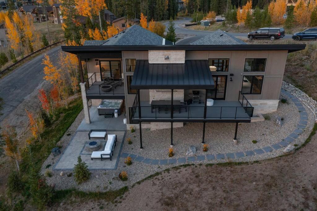 Cloud N9NE Chalet