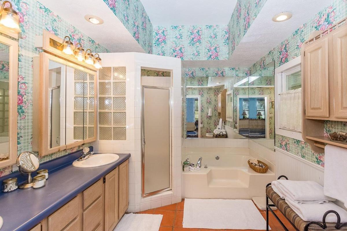 Fischer Farmhouse (Pet friendly)