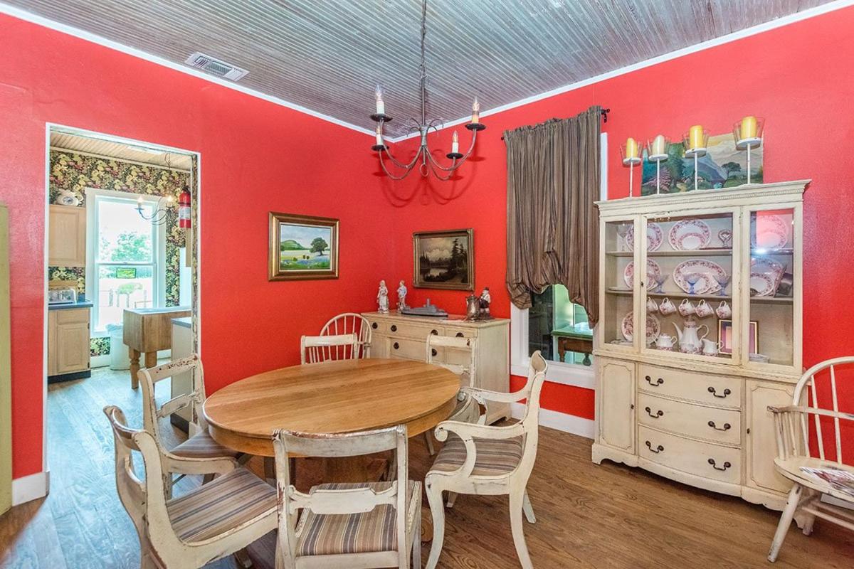 Fischer Farmhouse (Pet friendly)