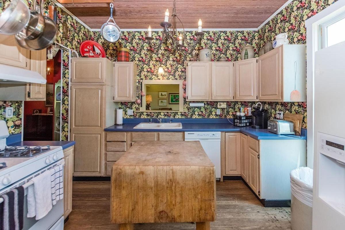 Fischer Farmhouse (Pet friendly)
