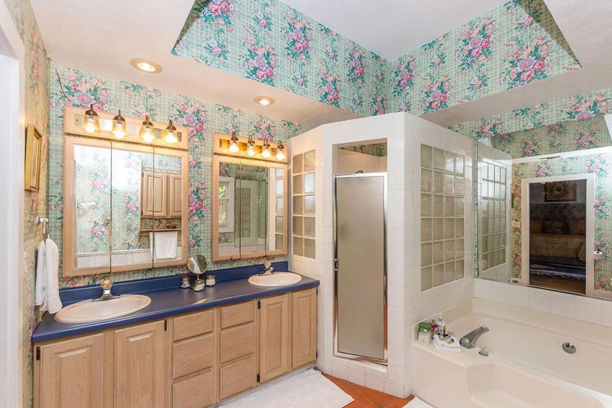 Fischer Farmhouse (Pet friendly)
