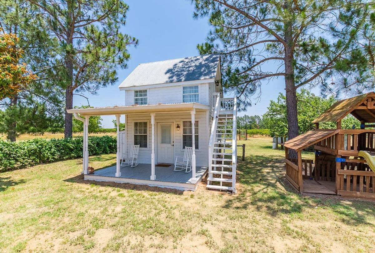 Fischer Farmhouse (Pet friendly)