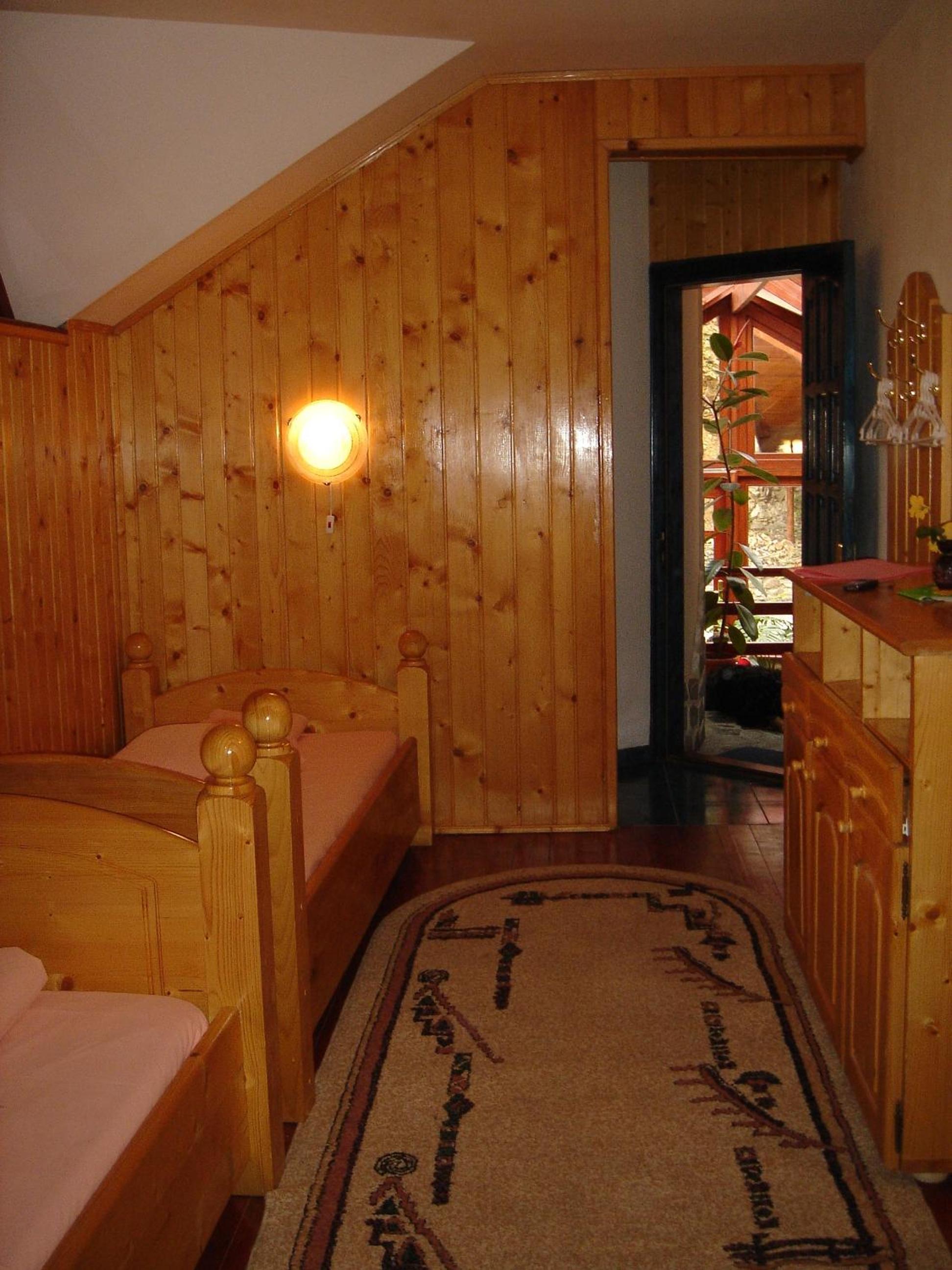 Photo 33