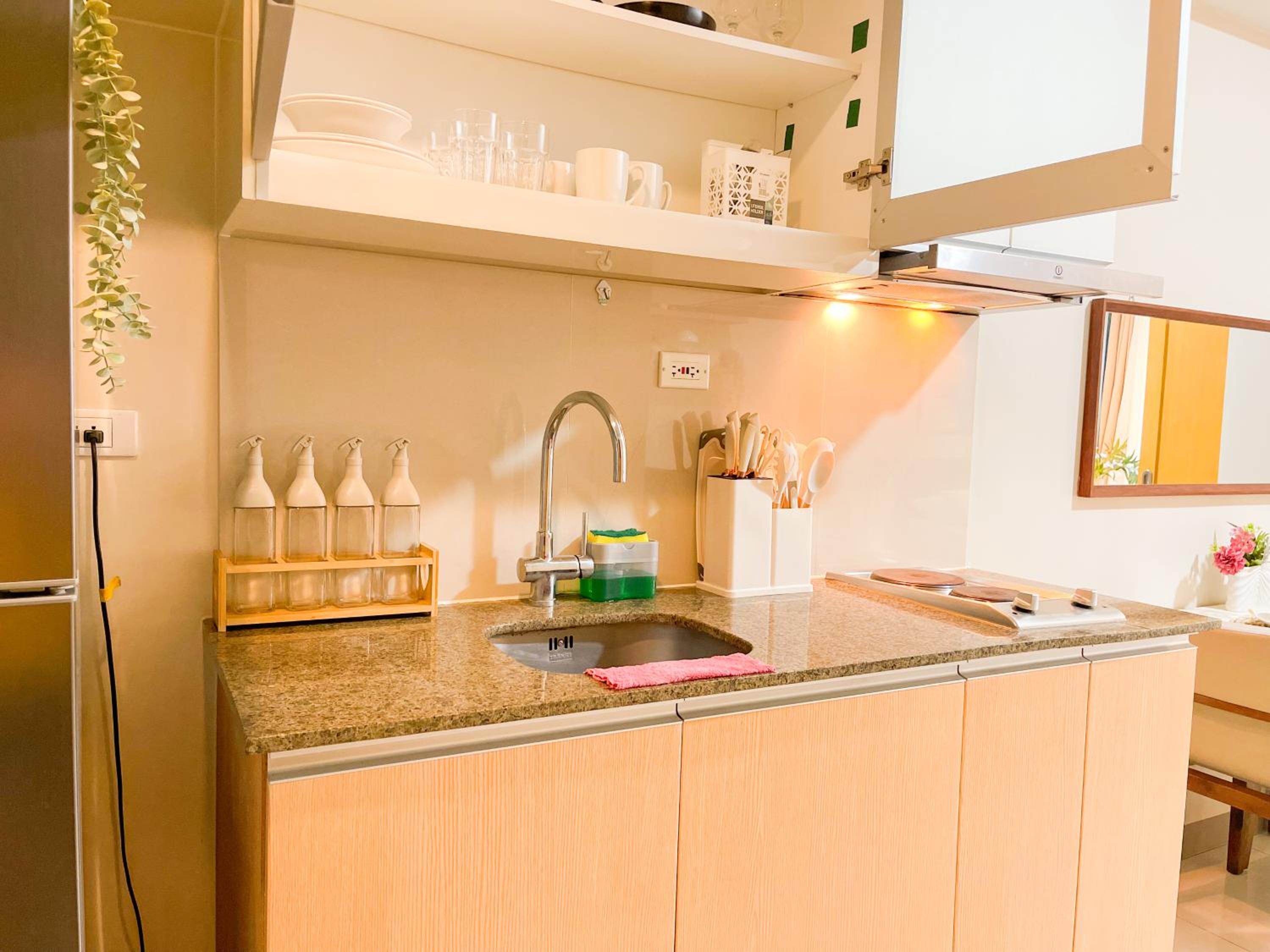 Luxury BGC Condo Across Uptown Mall #ournw19a view 2
