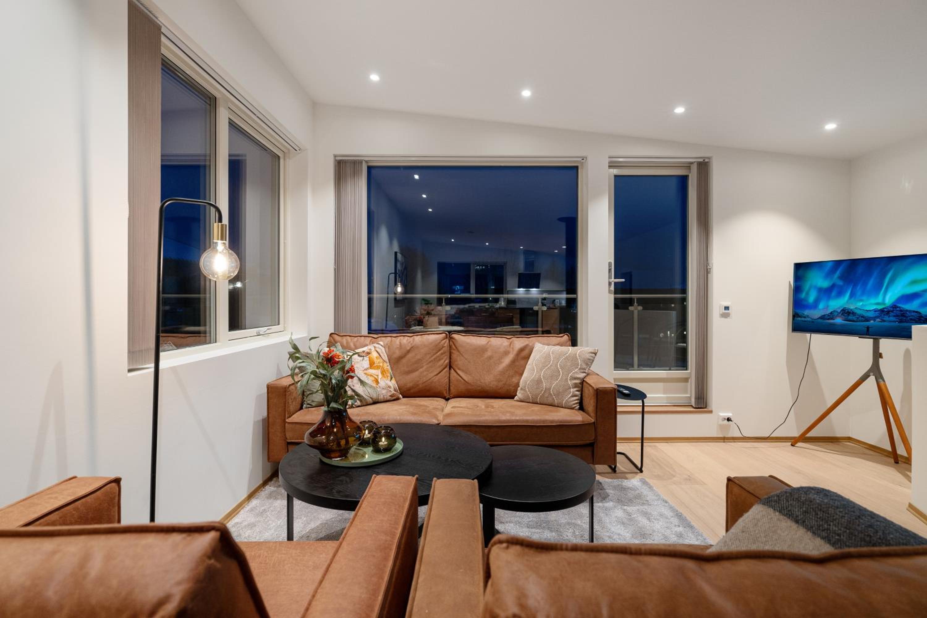 Arctic Luxury Villa Tromsø I FREE Parking view 5