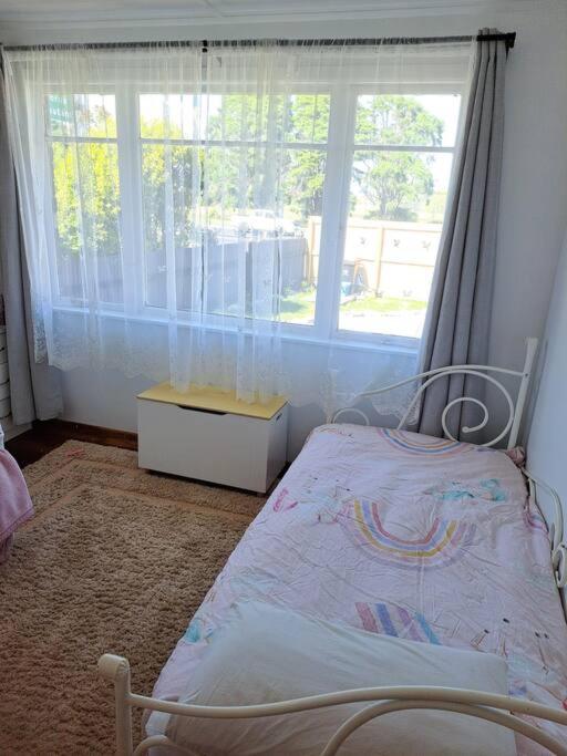 3 Bed Family Home, with heated saltwater swimming pool at Bayfair Doorstep view 3