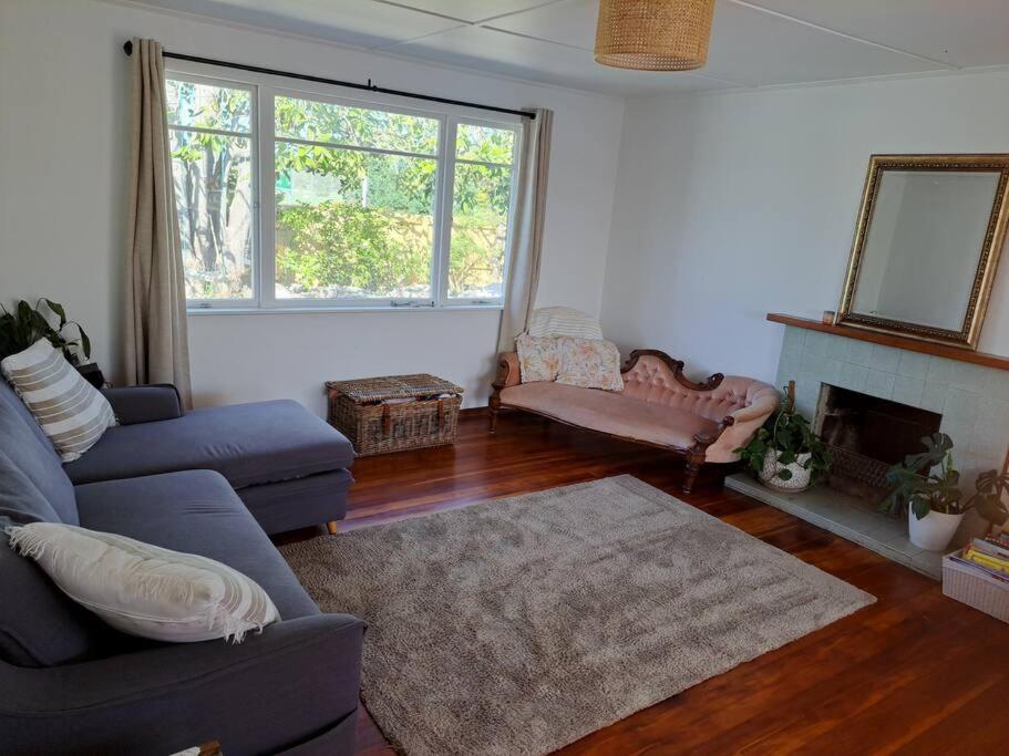 3 Bed Family Home, with heated saltwater swimming pool at Bayfair Doorstep view 5