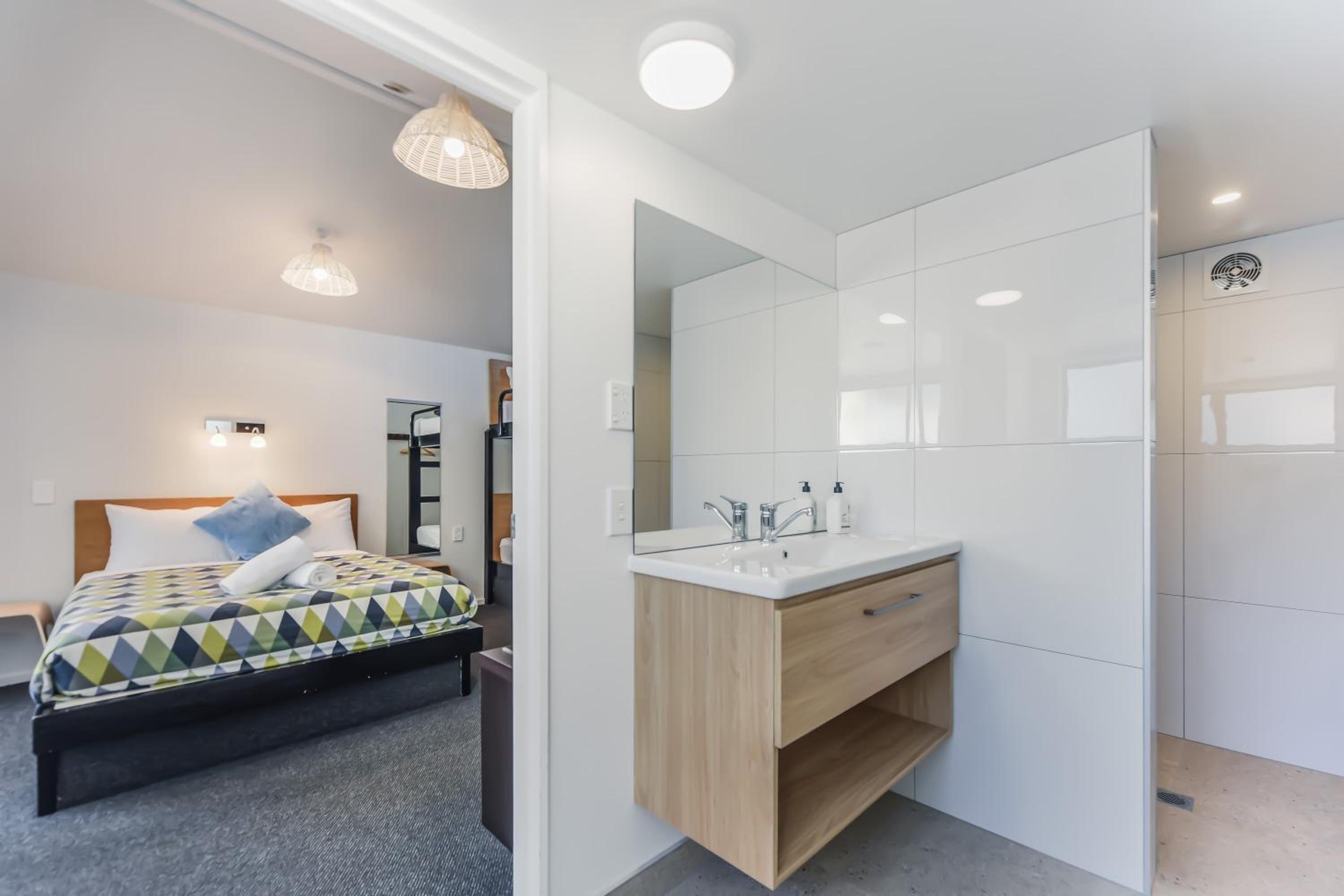 Kaiteriteri Recreation Reserve Cabins - Image 3