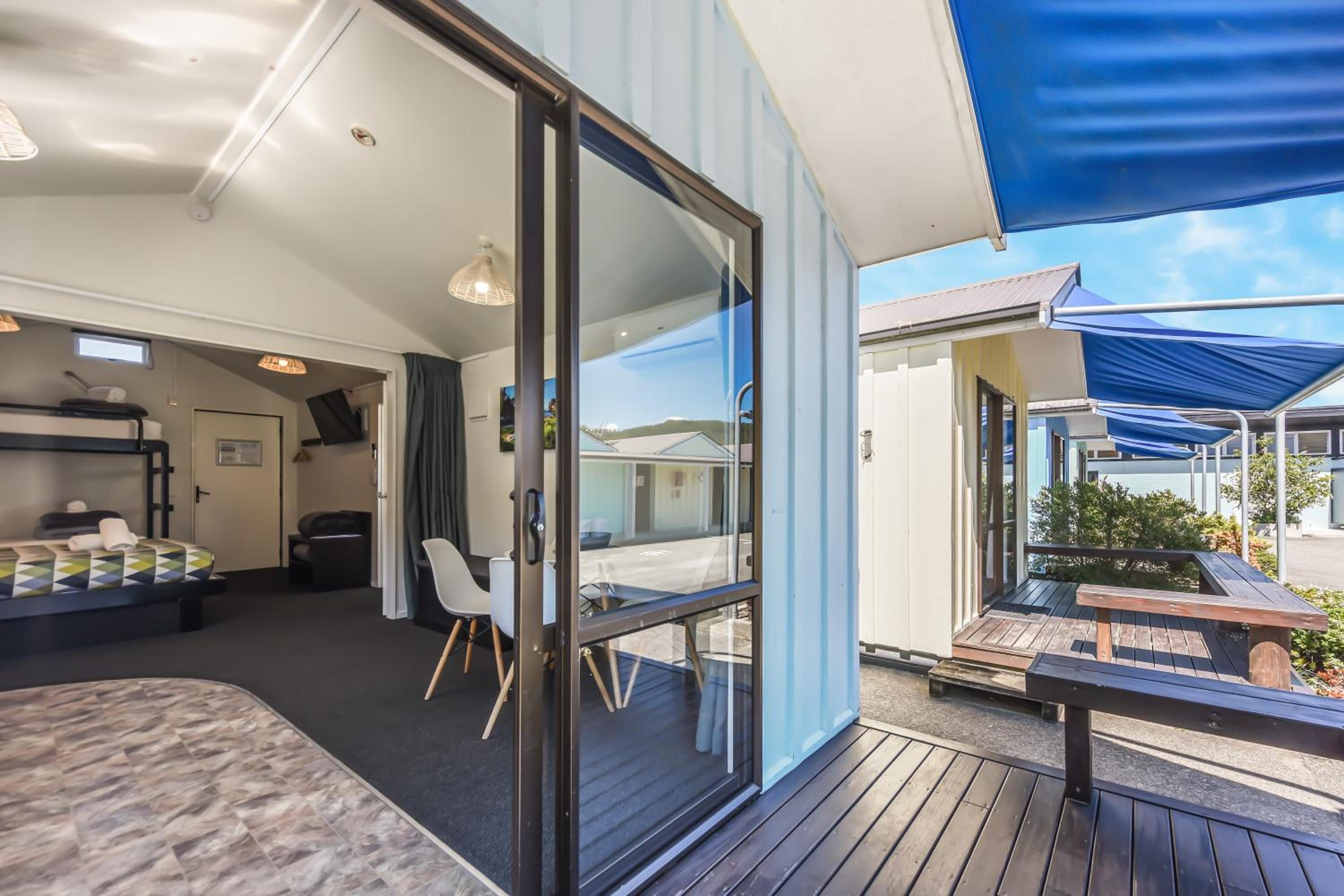 Kaiteriteri Recreation Reserve Cabins - Image 4