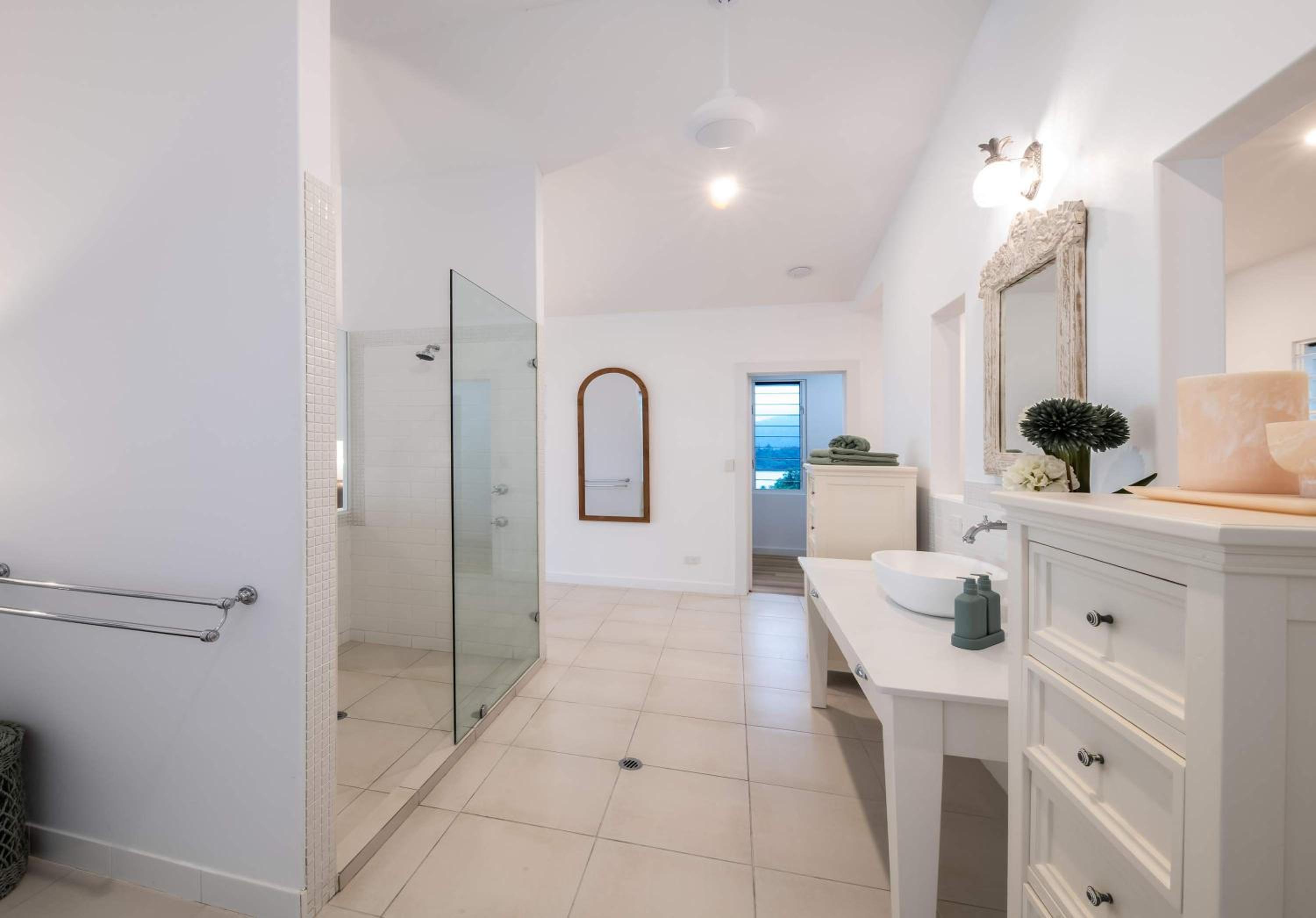 Vue de Bleu' Luxury Whitsunday Ocean View Retreat