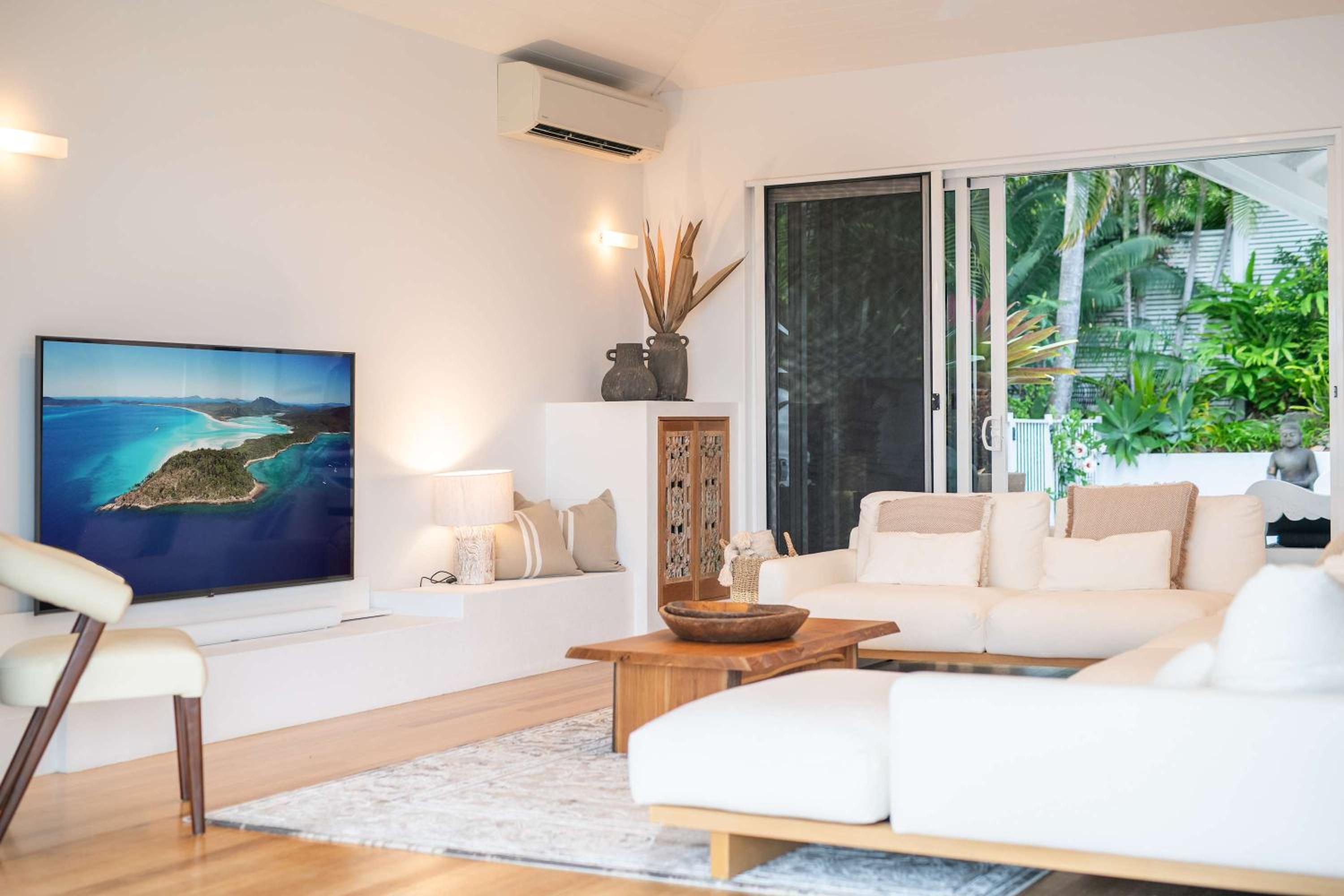 Vue de Bleu' Luxury Whitsunday Ocean View Retreat