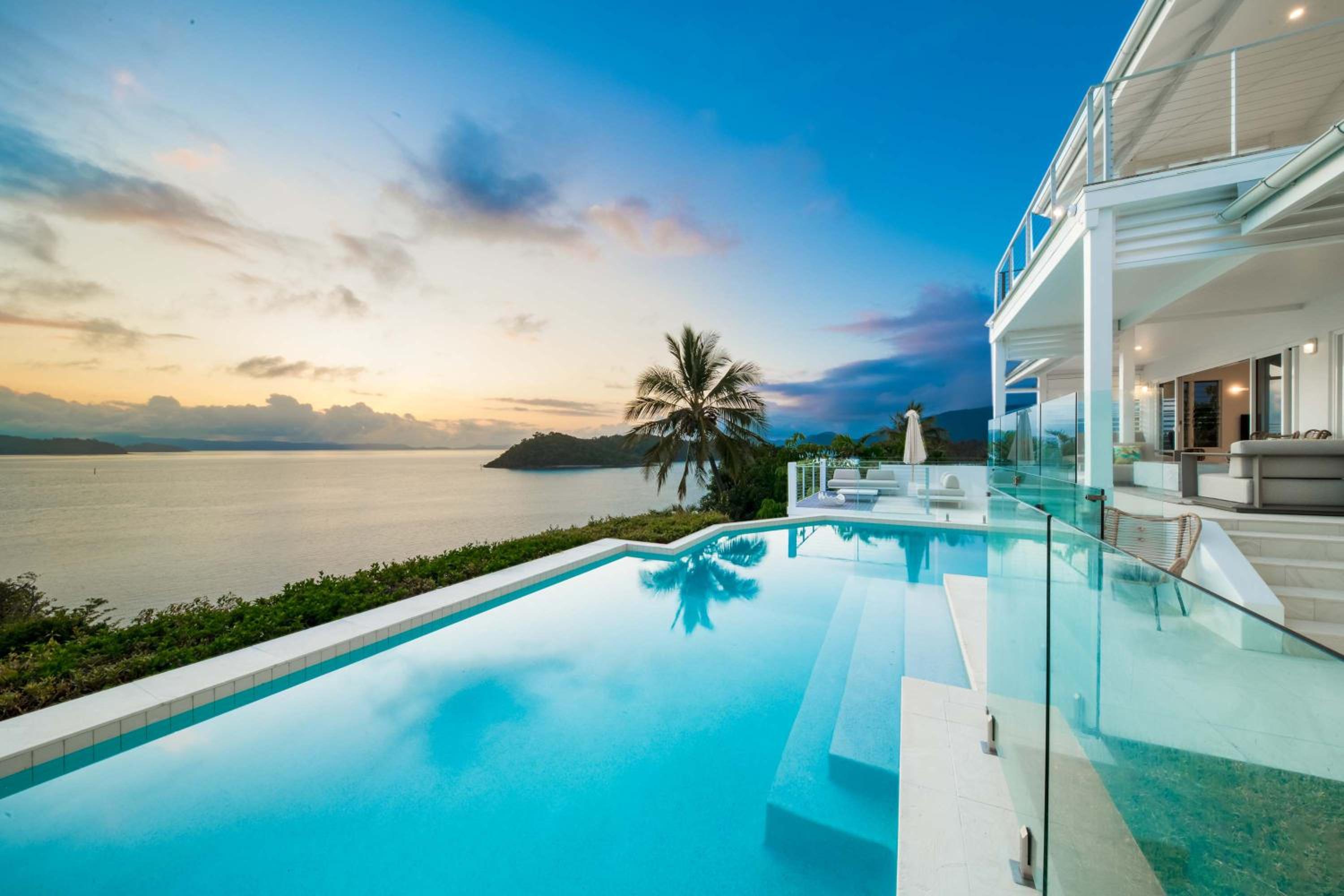 Vue de Bleu' Luxury Whitsunday Ocean View Retreat