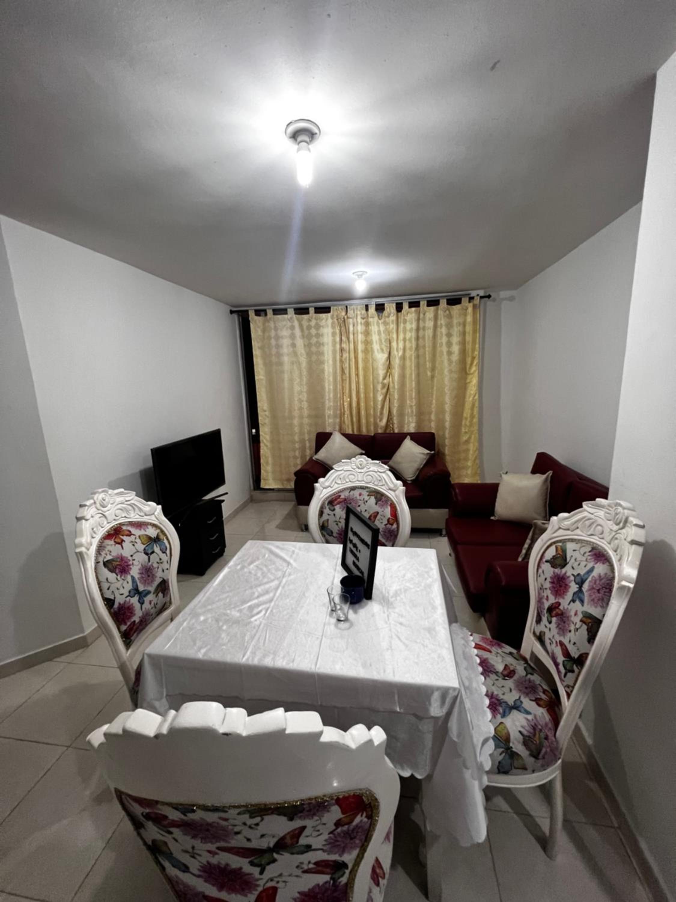 Apartamento amplio en conjunto
