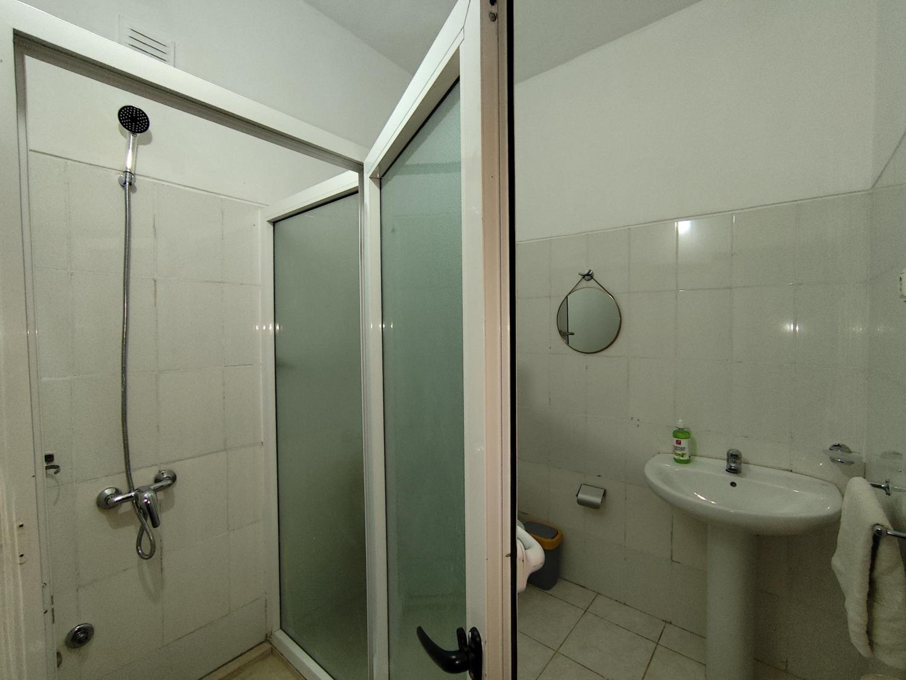 Mendes Family Guesthouse, and Services