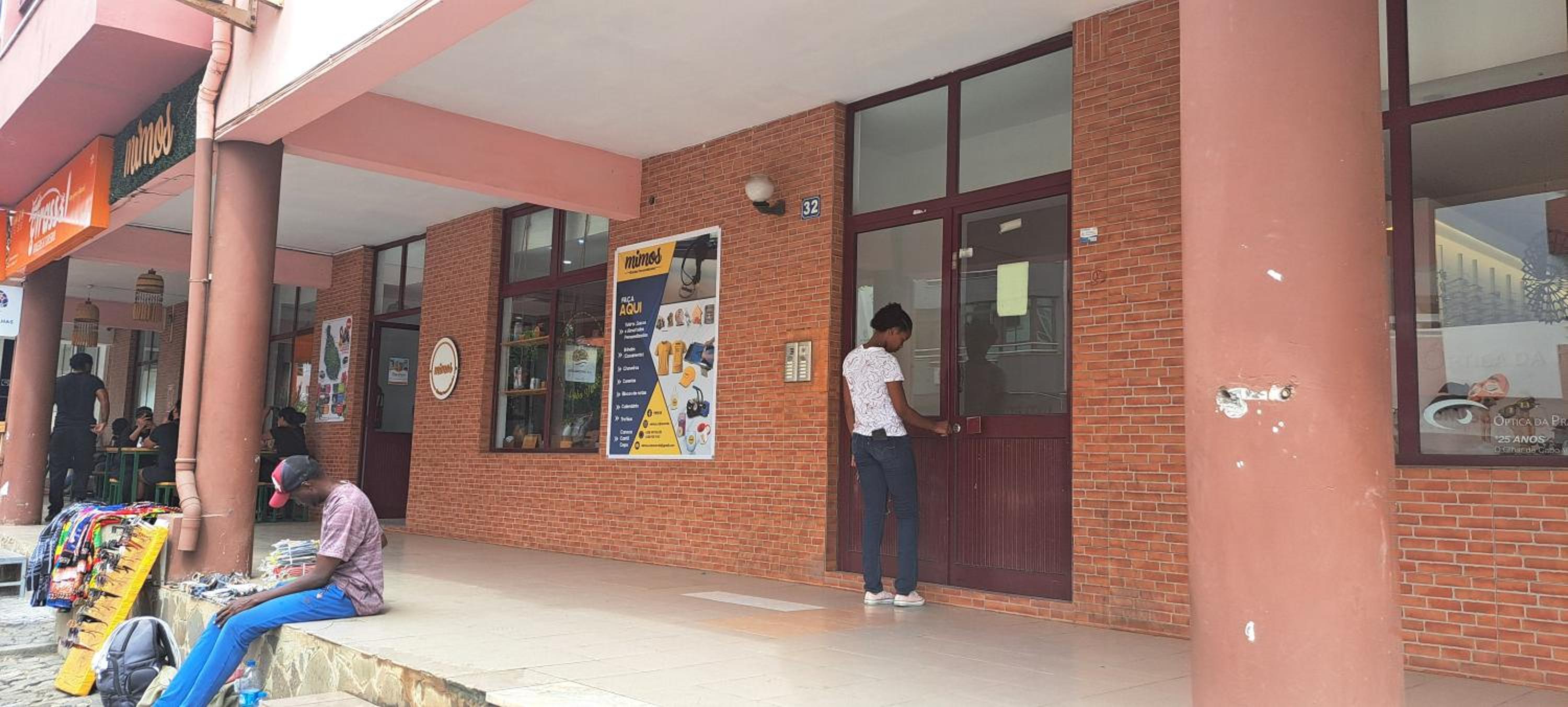 Mendes Family Guesthouse, and Services